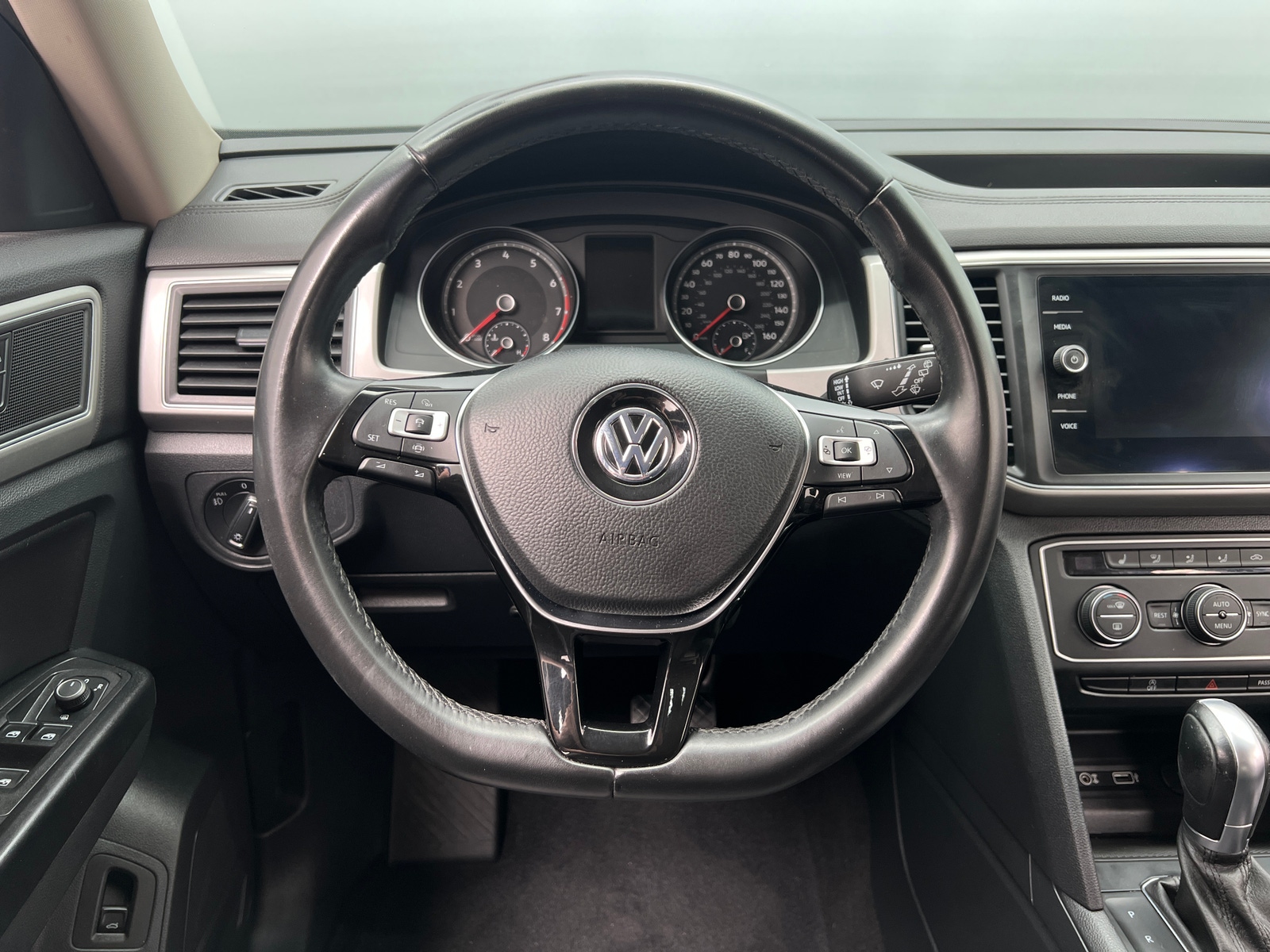 Thumbnail: 2019 Volkswagen Atlas - 4