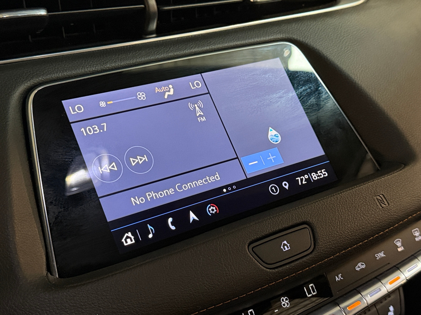 Thumbnail: 2019 Cadillac XT4 - 3