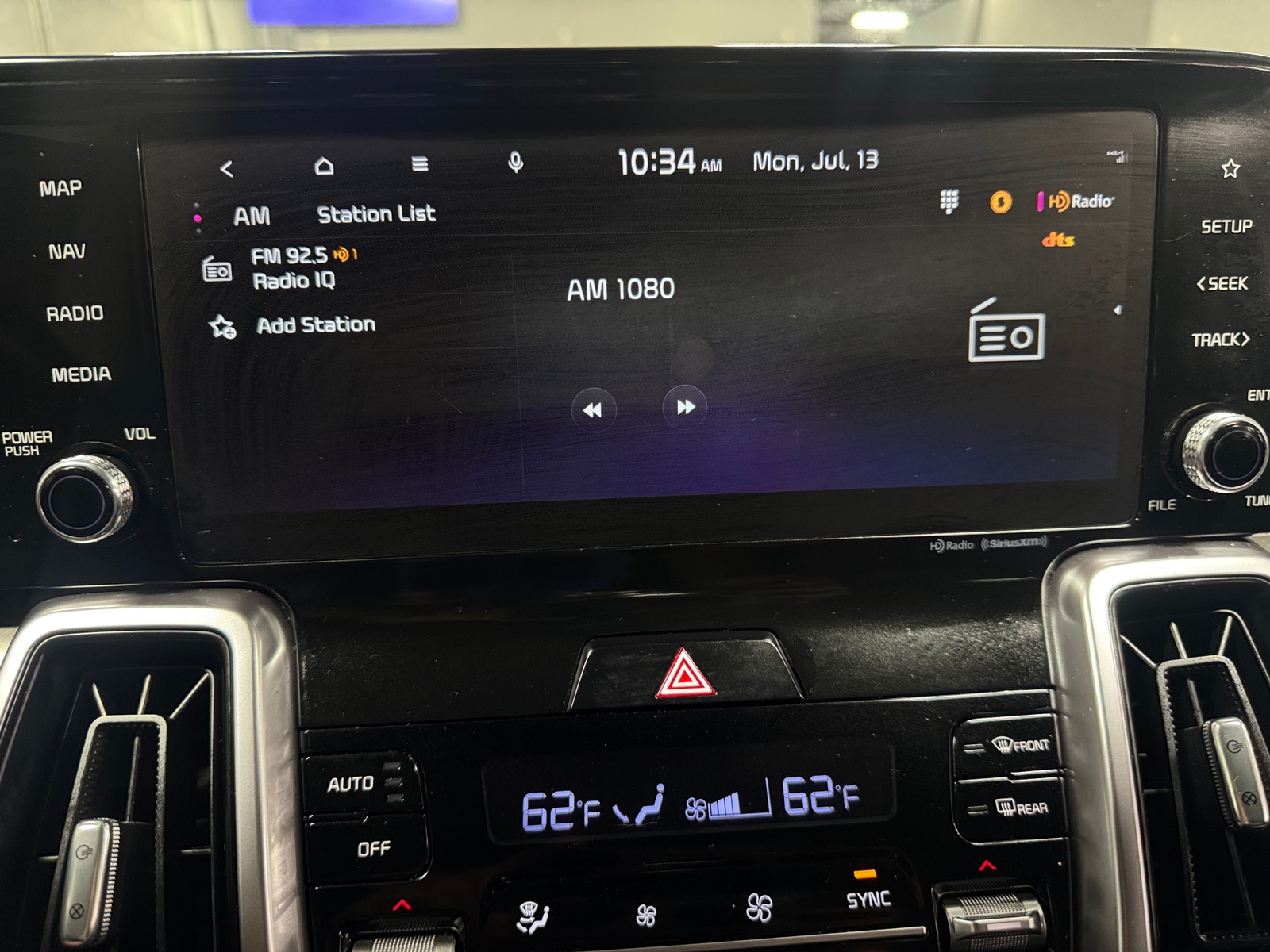Thumbnail: 2022 Kia Sorento - 3