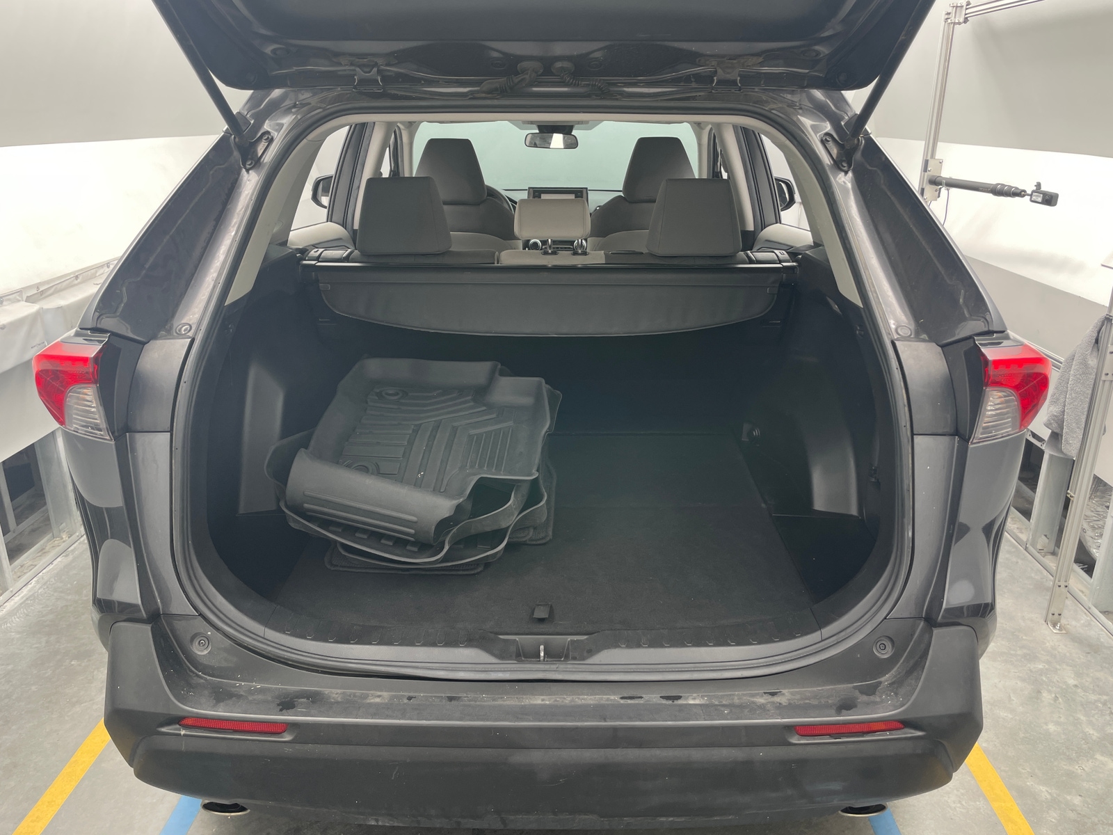 Thumbnail: 2020 Toyota RAV4 - 7