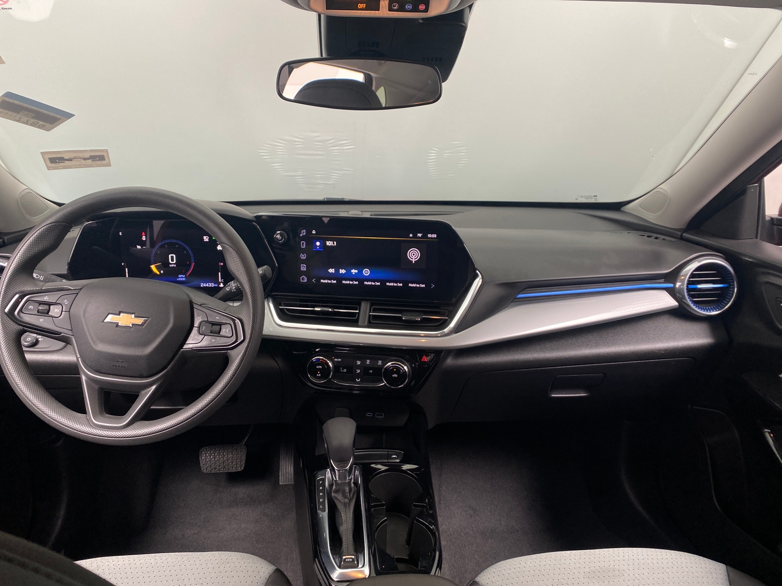 Thumbnail: 2025 Chevrolet Trax - 3