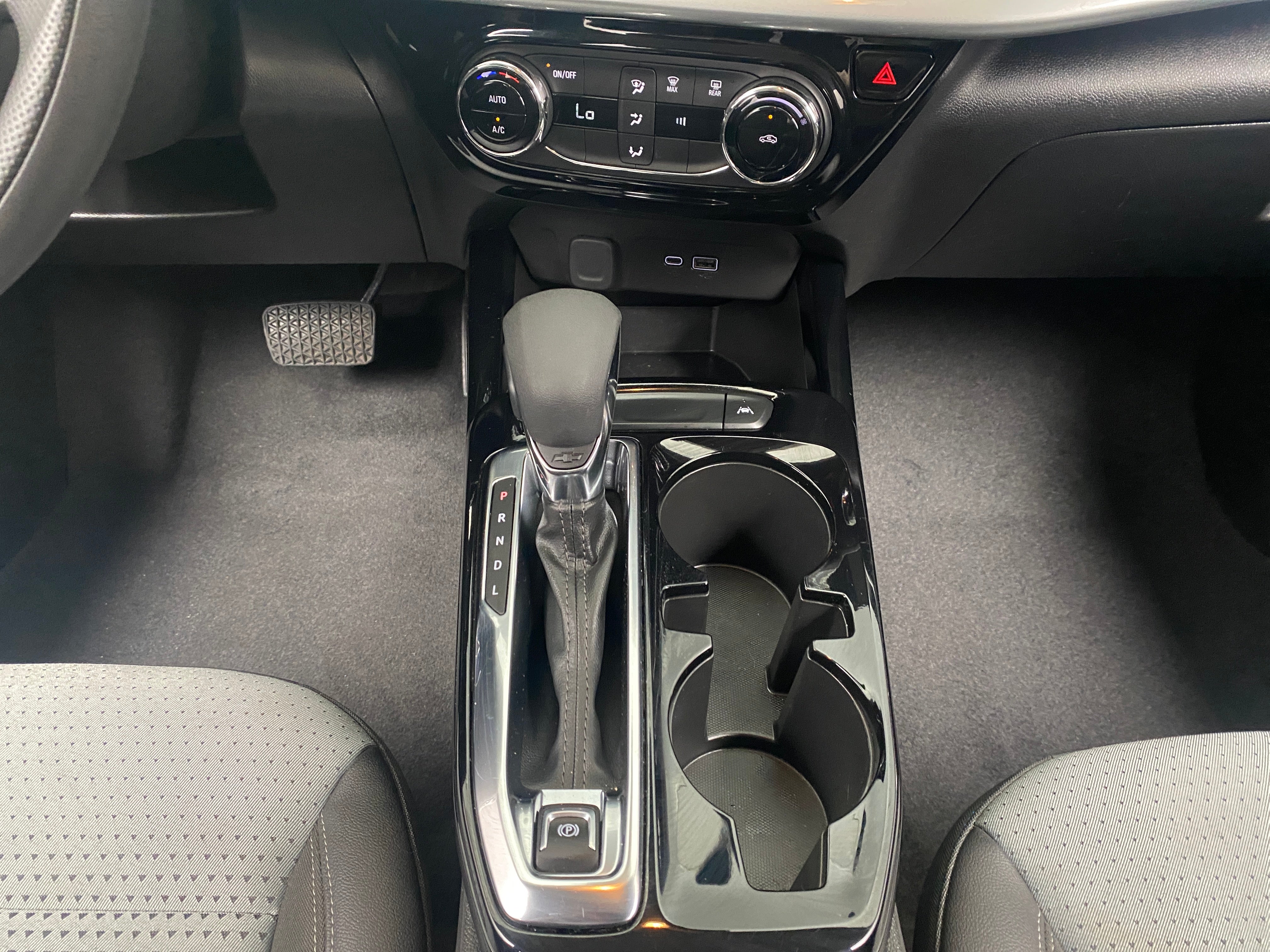 2025 Chevrolet Trax LT - Photo 9