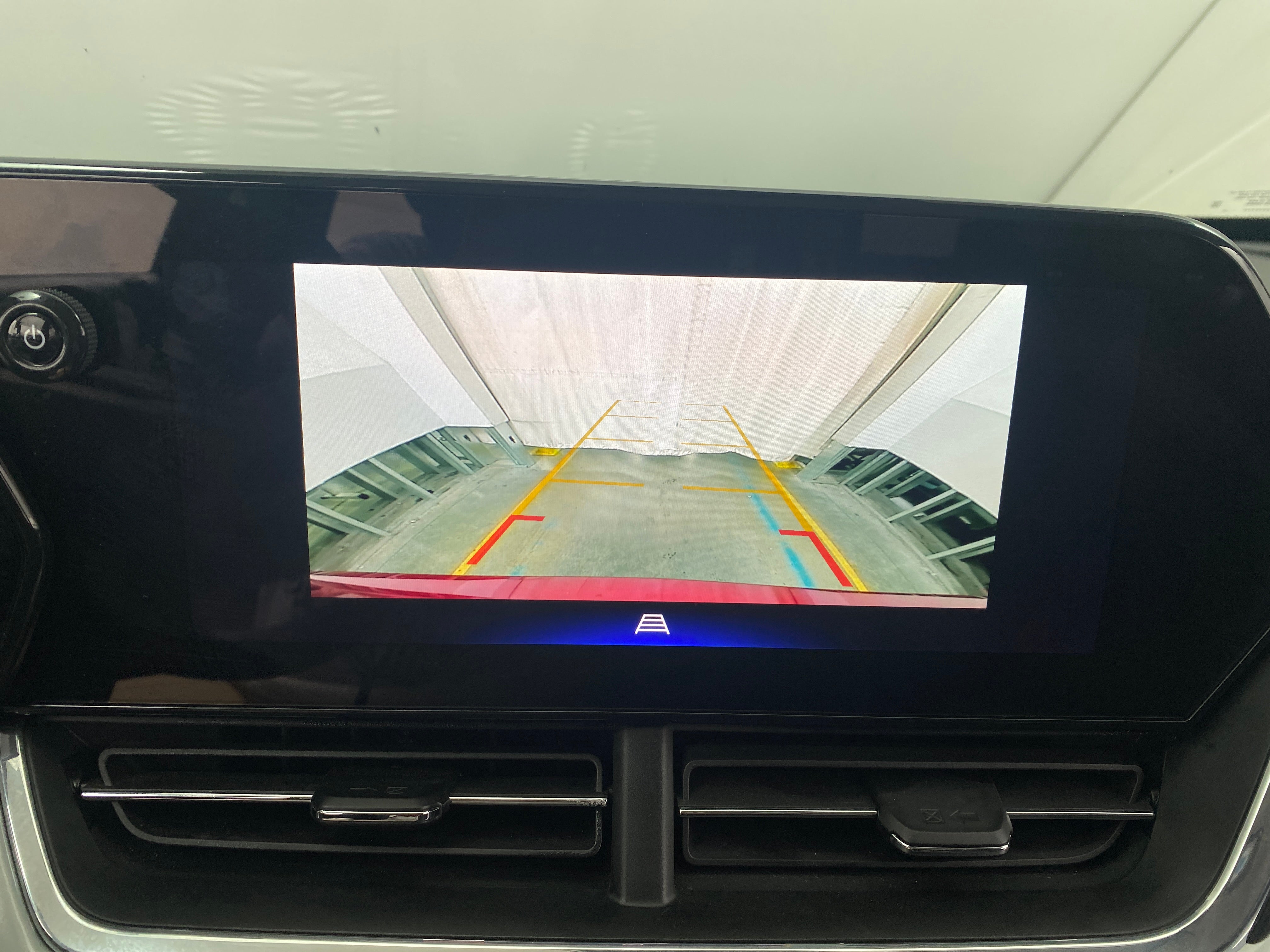 2025 Chevrolet Trax LT - Photo 11