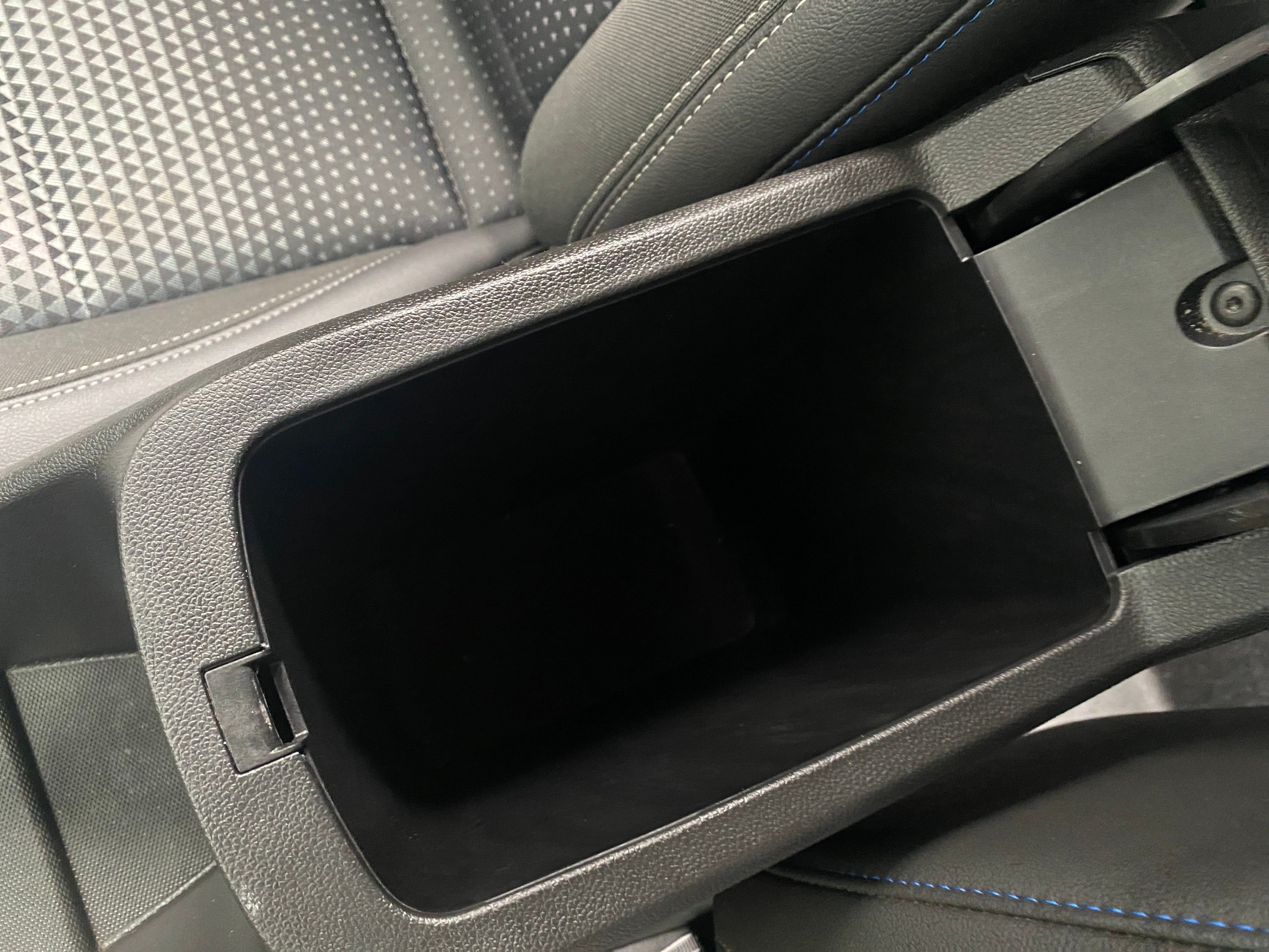 2025 Chevrolet Trax LT - Photo 12
