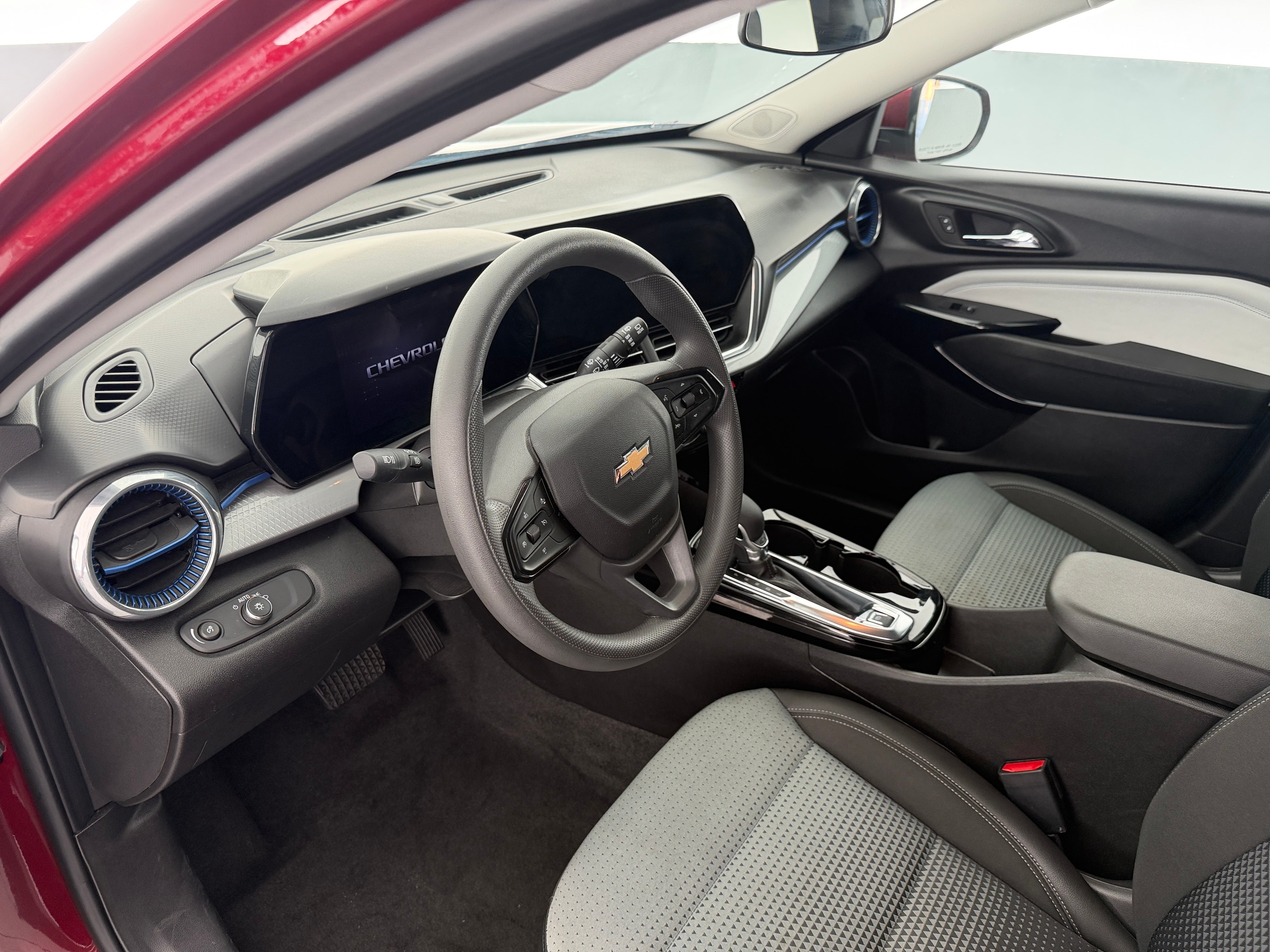 2025 Chevrolet Trax LT - Photo 19