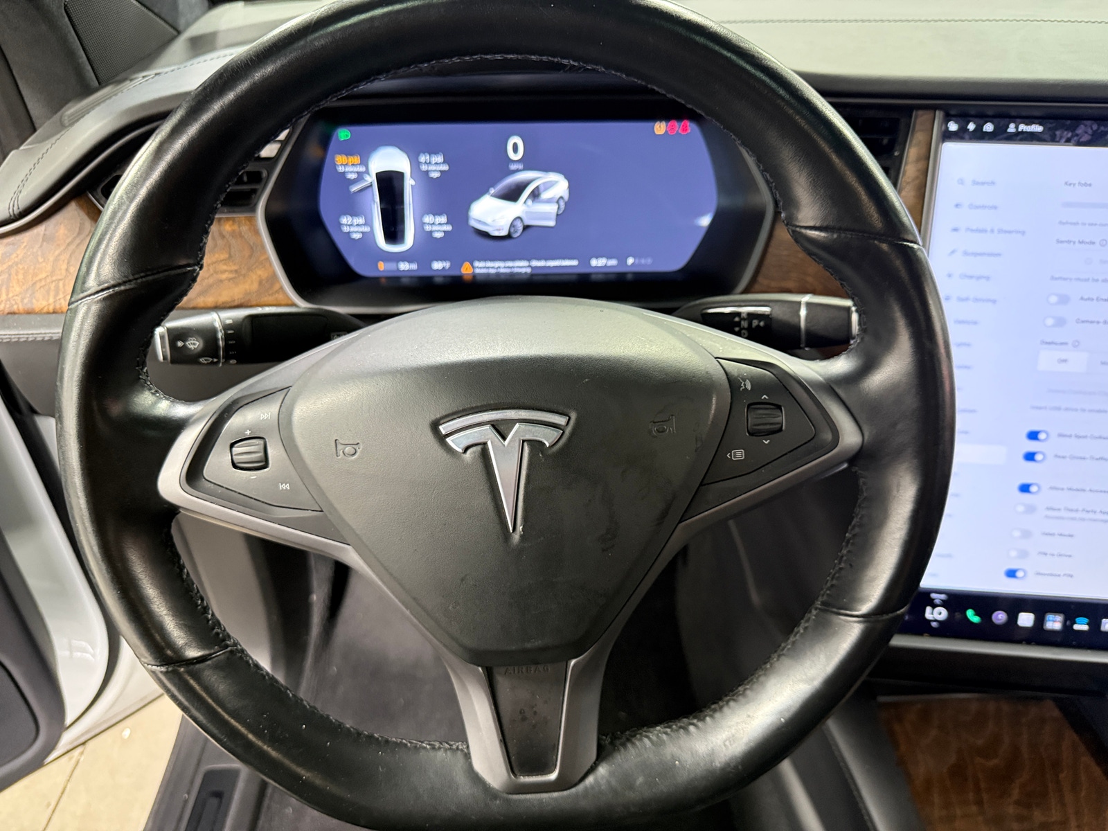 Thumbnail: 2021 Tesla Model X - 4