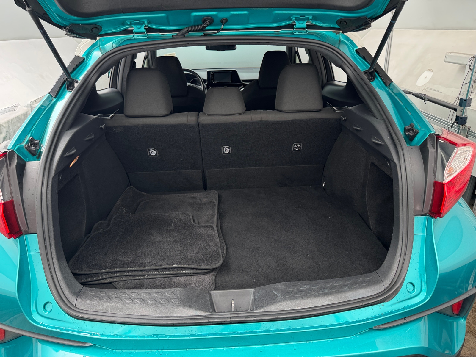 Thumbnail: 2018 Toyota C-HR - 7