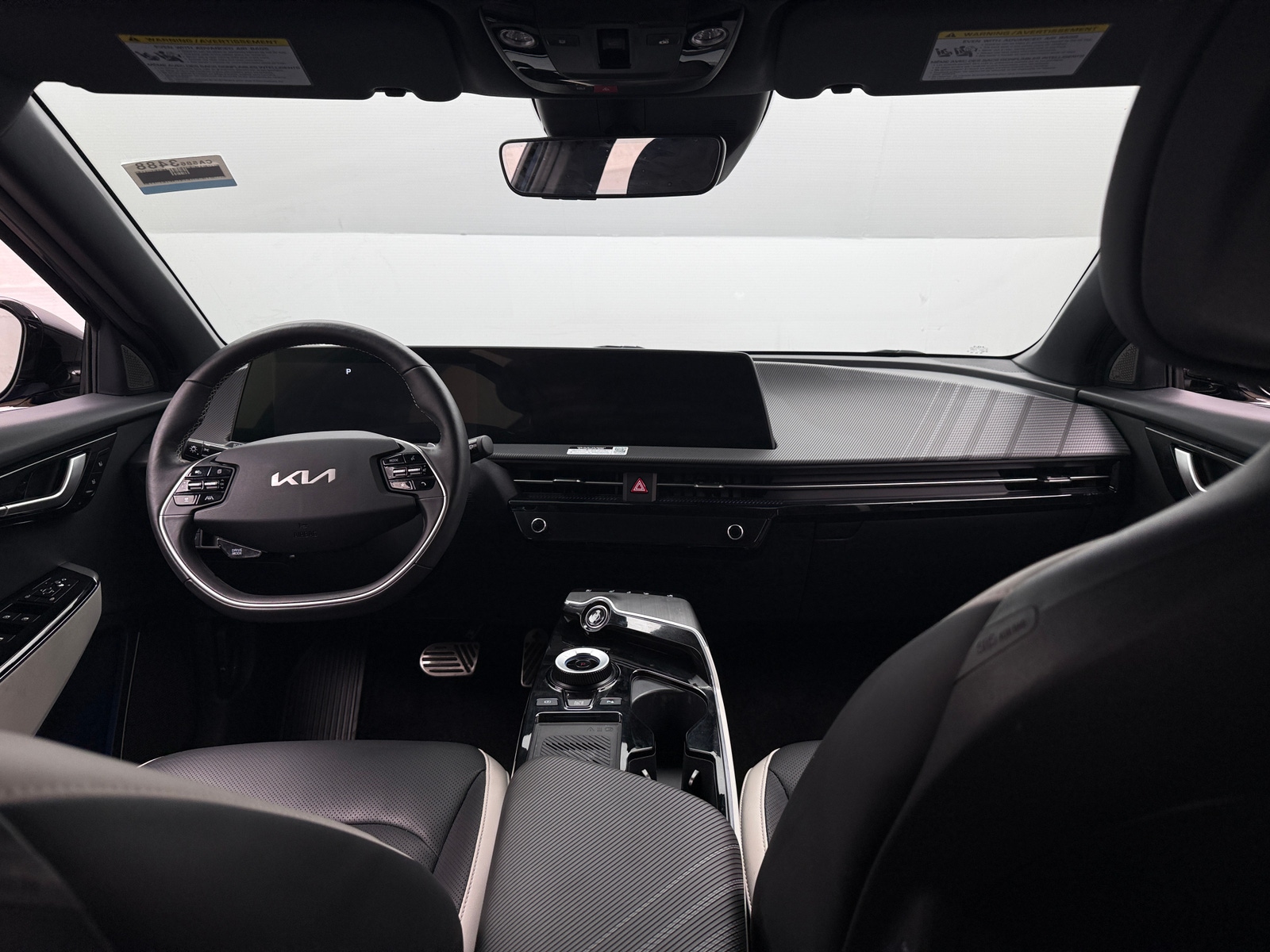 Thumbnail: 2023 Kia EV6 - 2