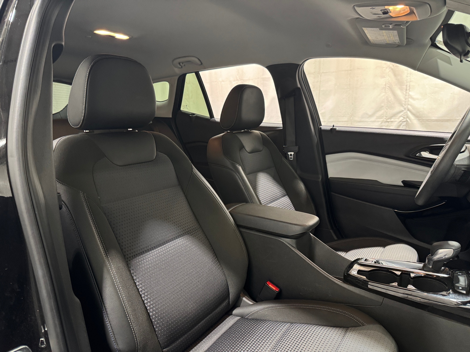 Thumbnail: 2025 Chevrolet Trax - 2
