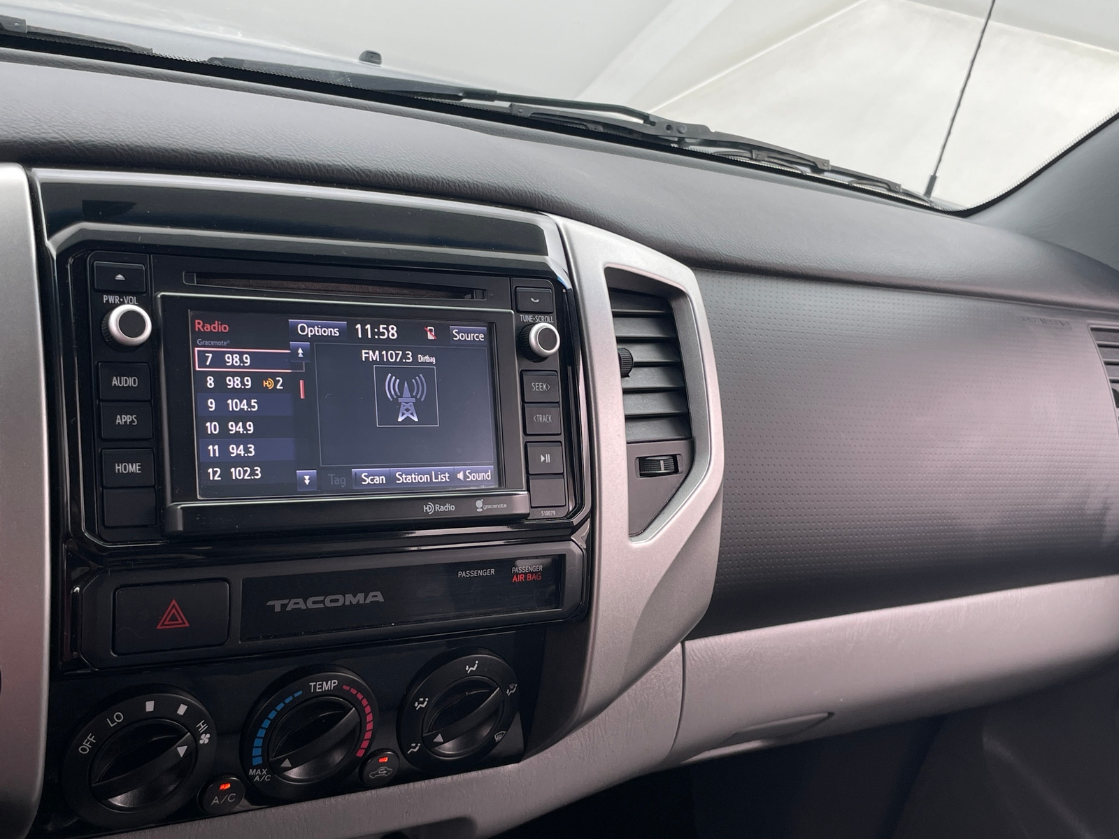 Thumbnail: 2015 Toyota Tacoma - 4