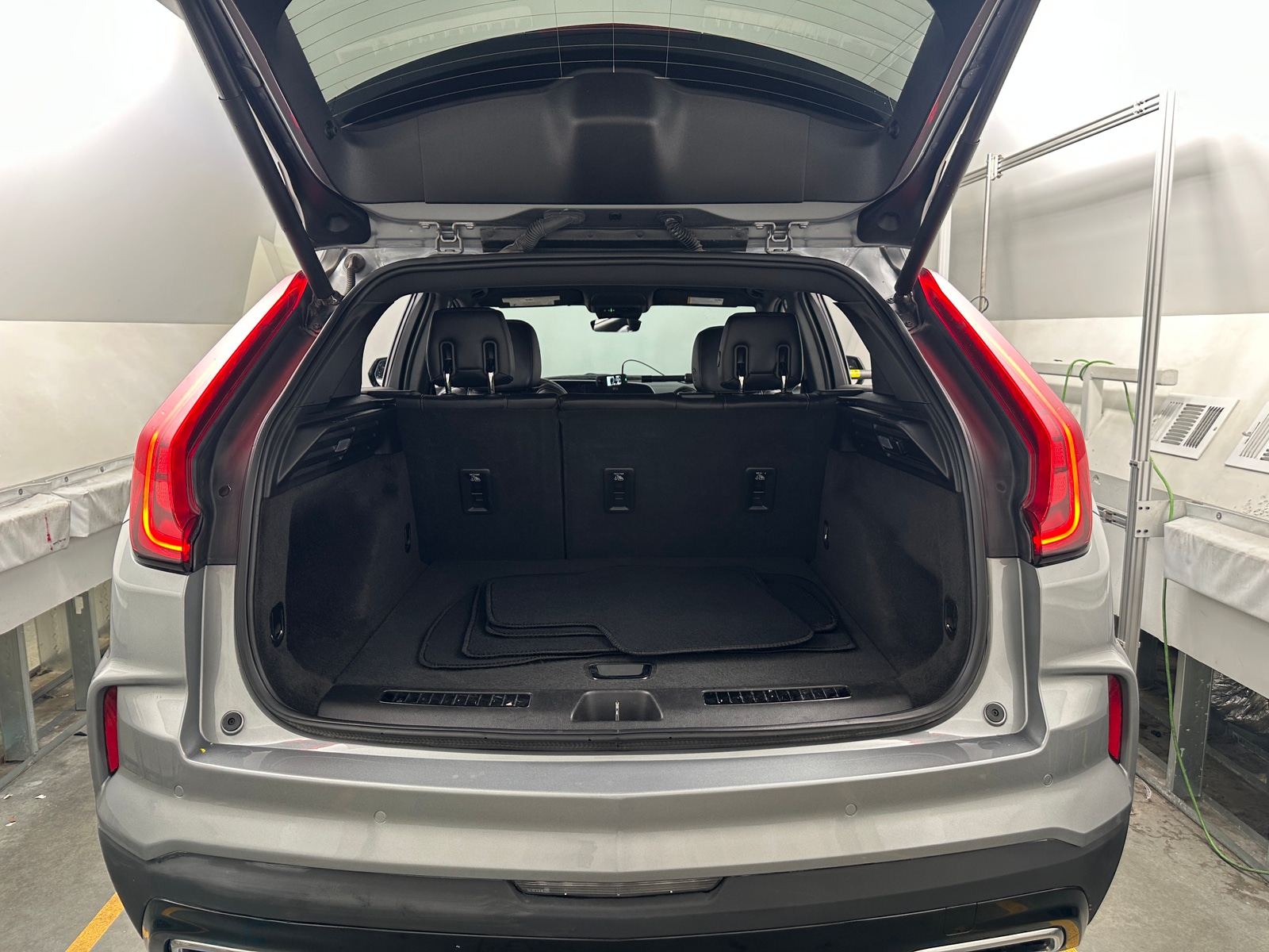 Thumbnail: 2024 Cadillac XT4 - 6