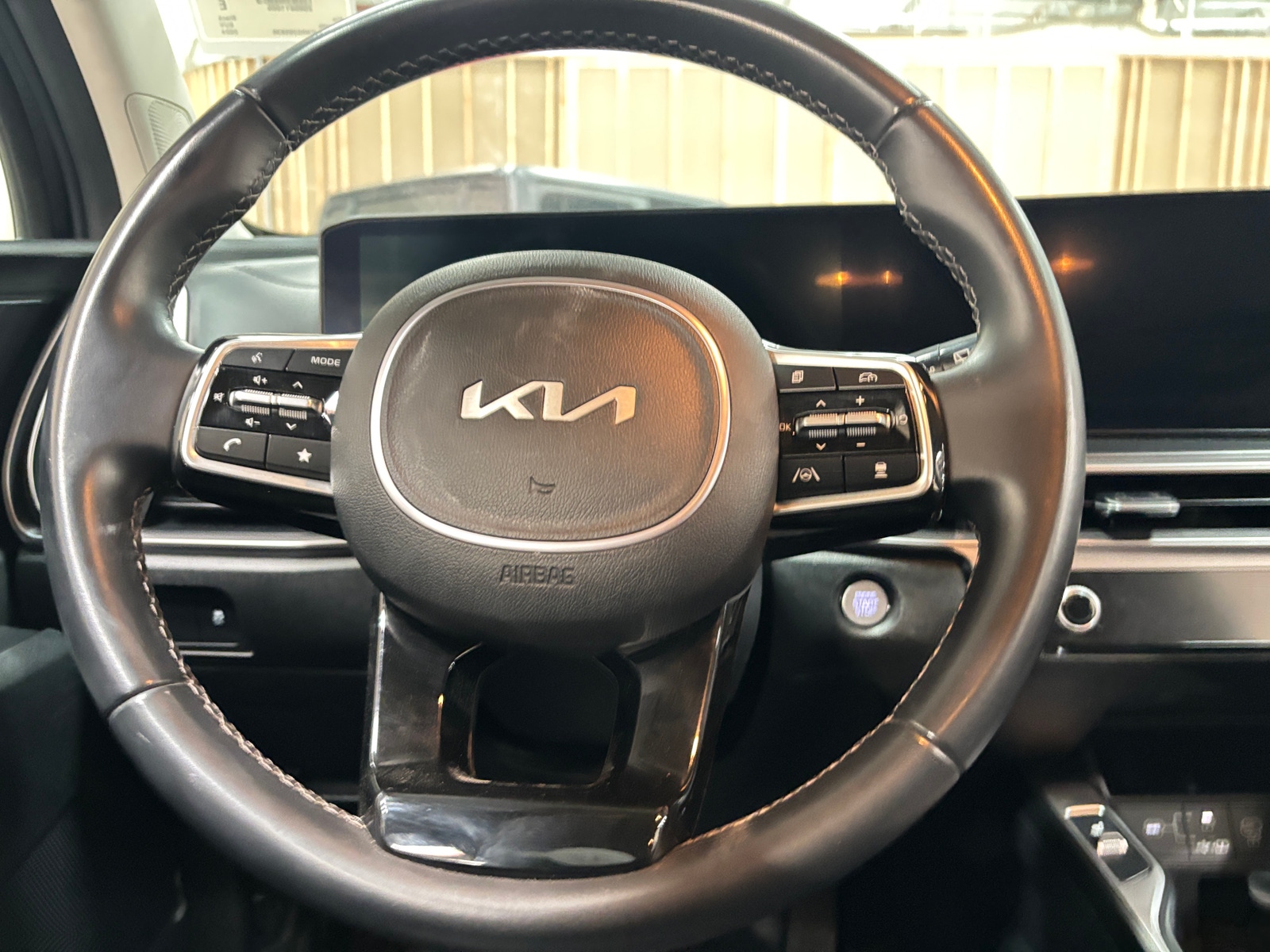 Thumbnail: 2024 Kia Sorento - 4