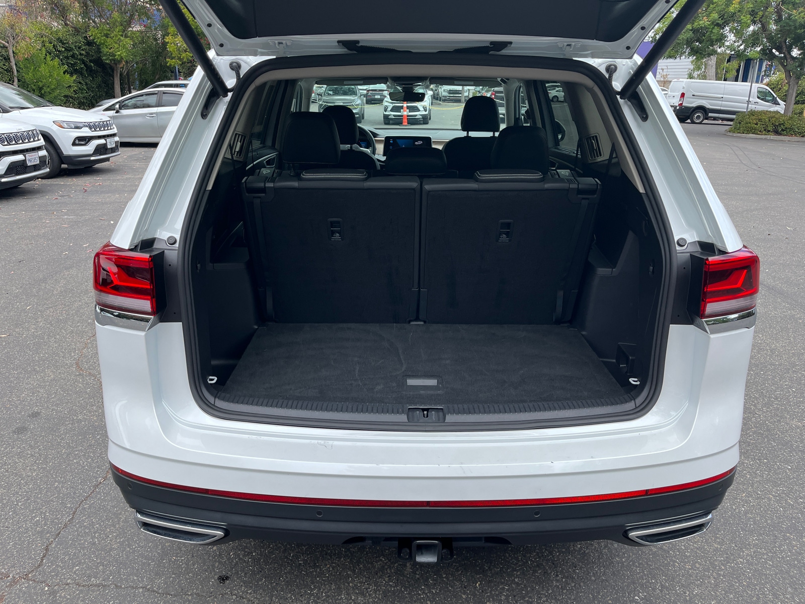 Thumbnail: 2026 Volkswagen Atlas - 6
