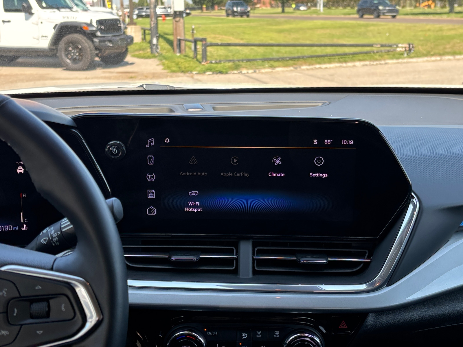 Thumbnail: 2025 Chevrolet Trax - 4