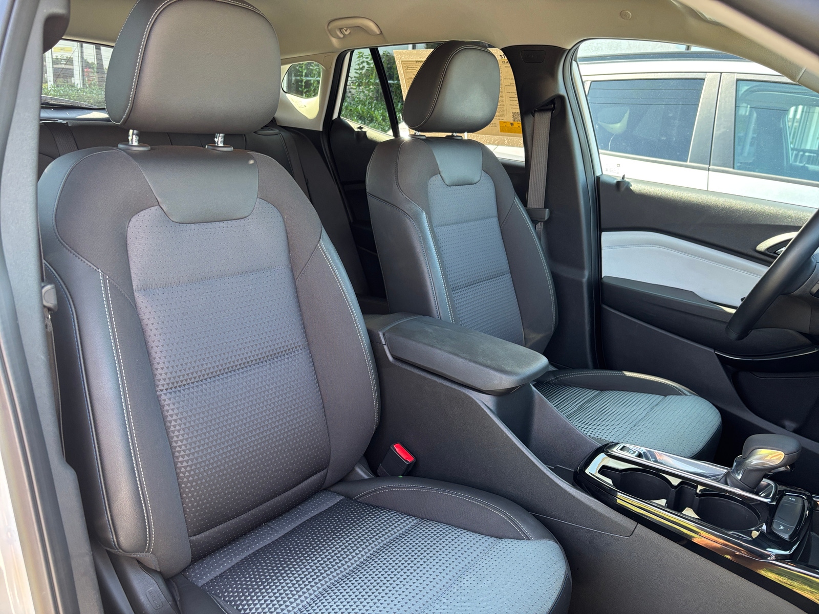 Thumbnail: 2025 Chevrolet Trax - 2