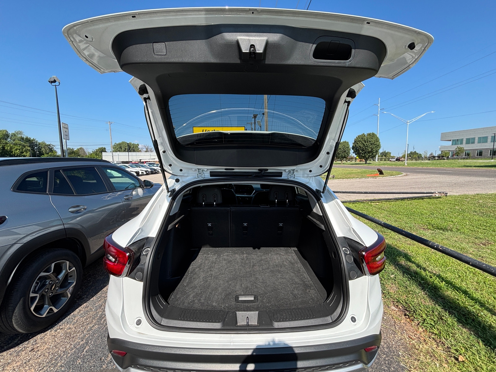 Thumbnail: 2025 Chevrolet Trax - 6
