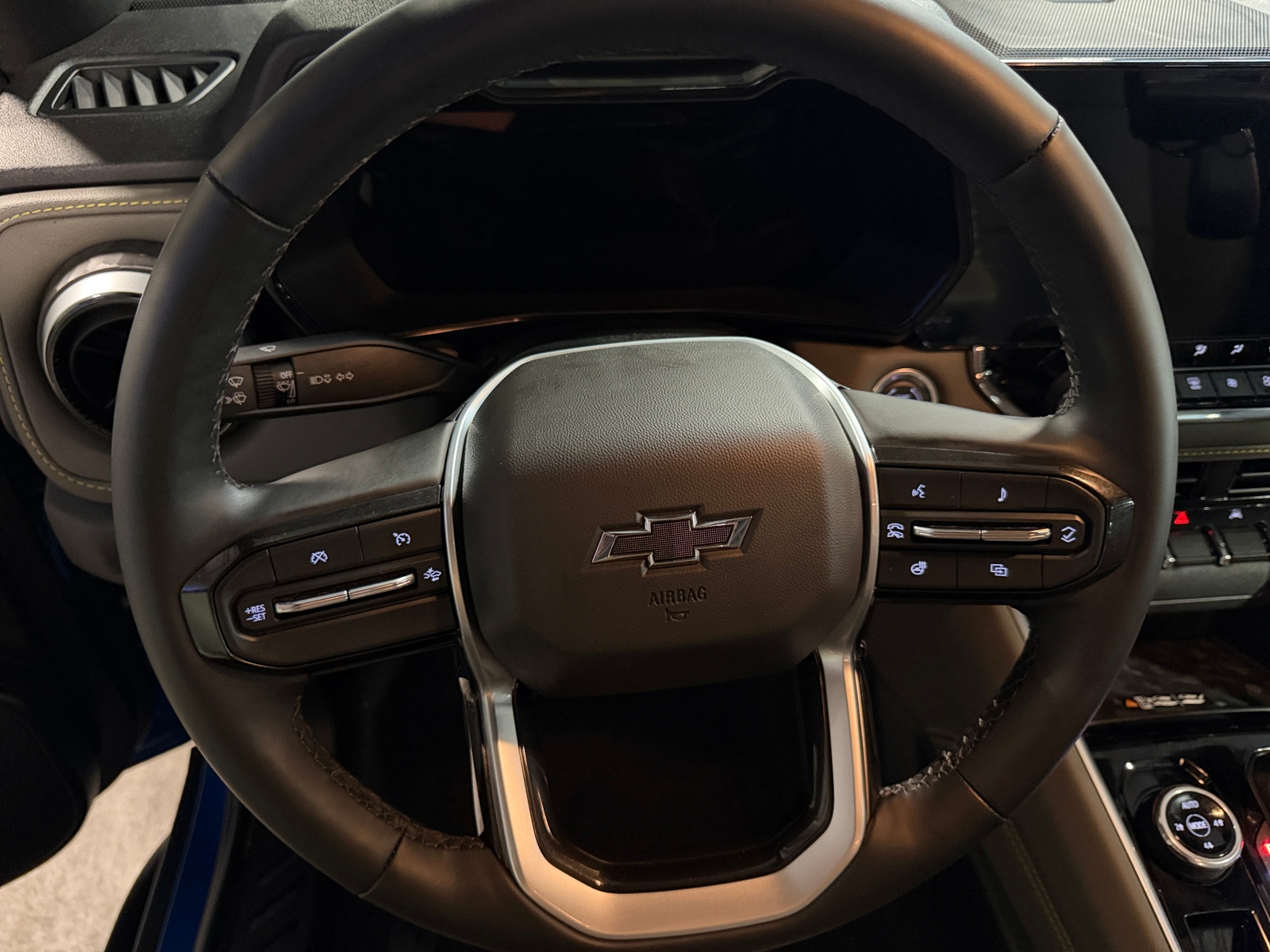 Thumbnail: 2024 Chevrolet Colorado - 5