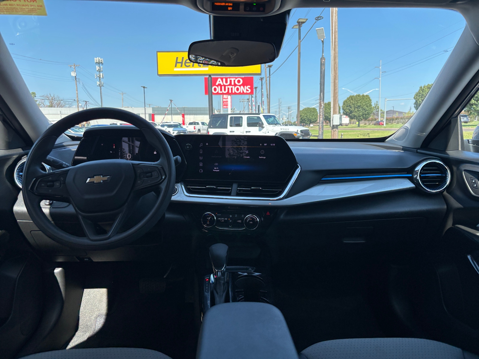 Thumbnail: 2025 Chevrolet Trax - 3
