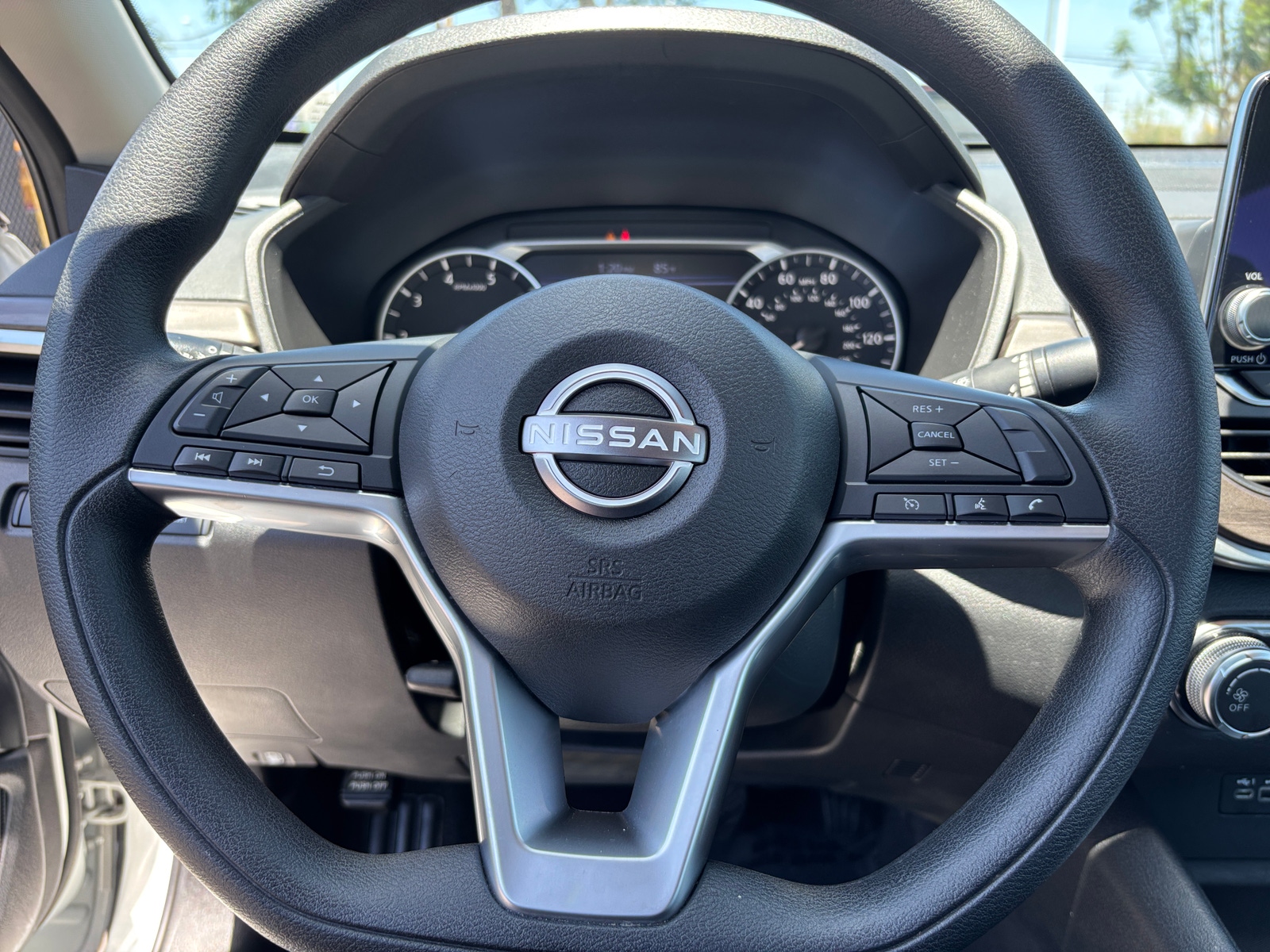 Thumbnail: 2025 Nissan Altima - 5