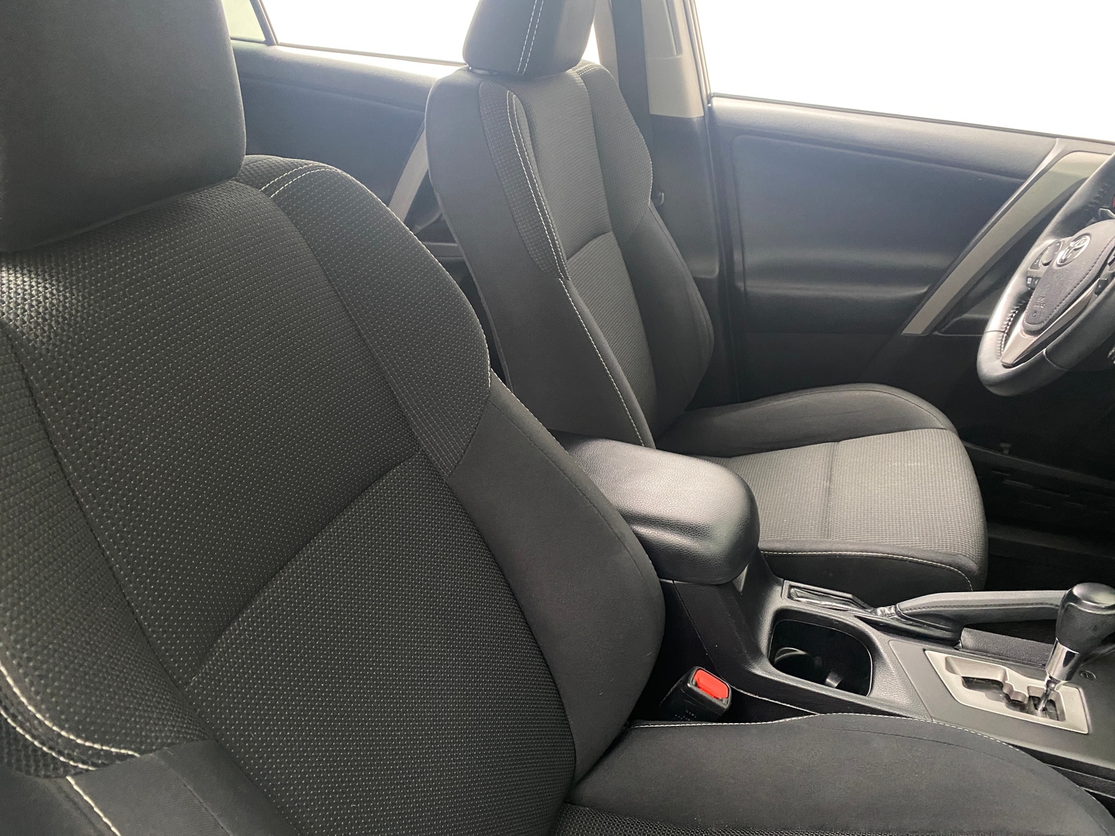 Thumbnail: 2017 Toyota RAV4 - 2