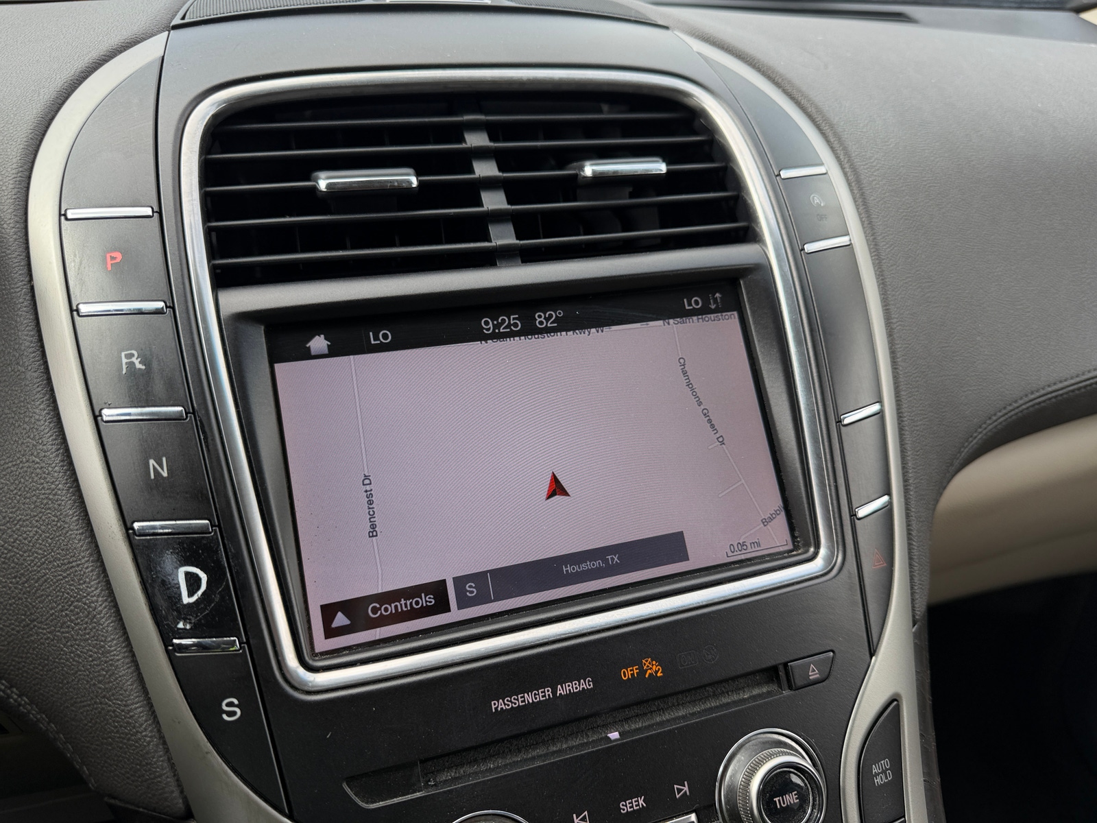 Thumbnail: 2019 Lincoln Nautilus - 3