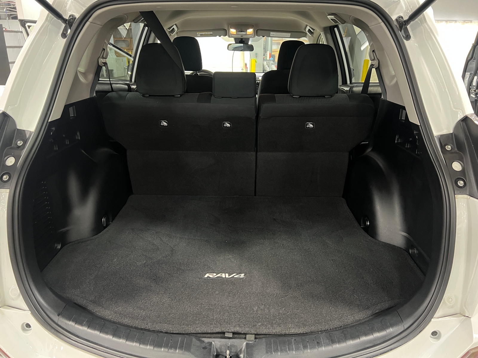 Thumbnail: 2018 Toyota RAV4 - 7