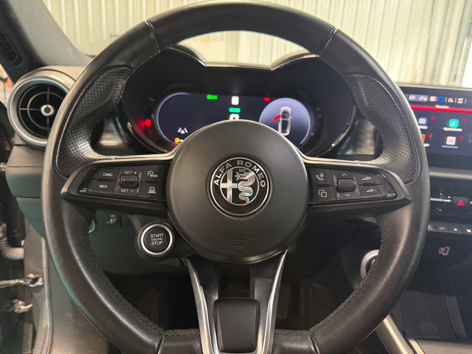Thumbnail: 2024 Alfa Romeo Tonale - 4