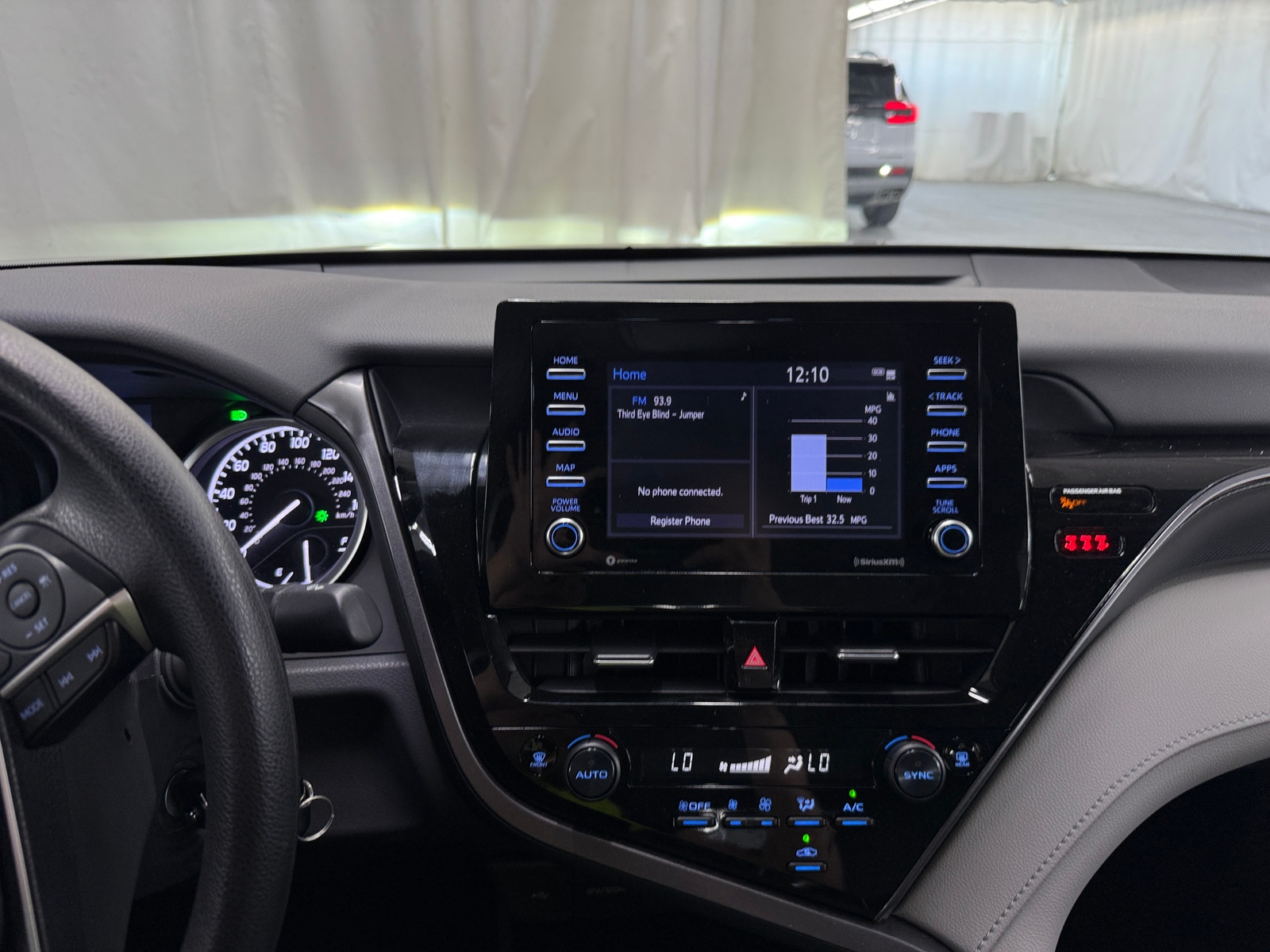 Thumbnail: 2023 Toyota Camry - 4