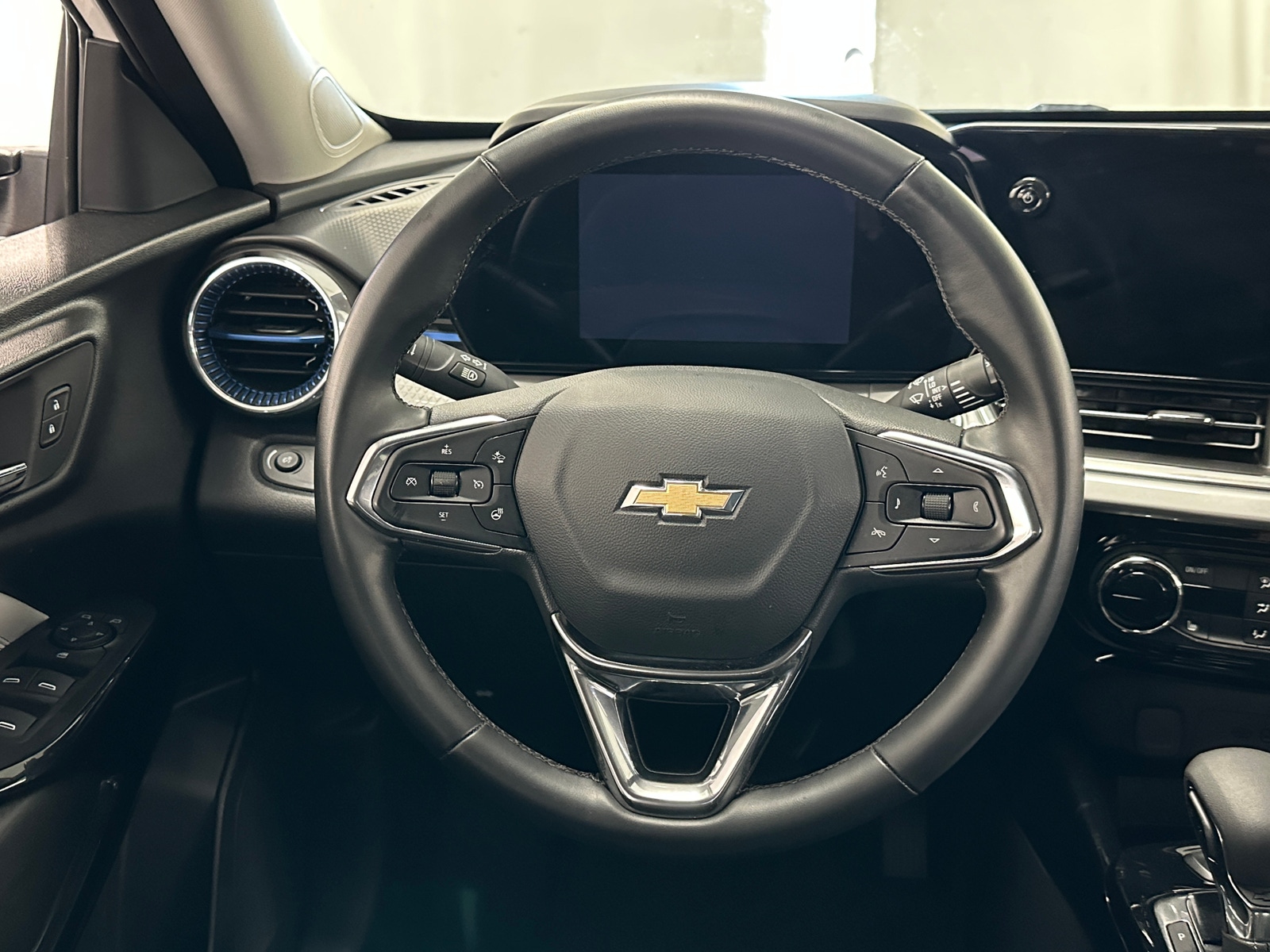 Thumbnail: 2025 Chevrolet Trax - 5
