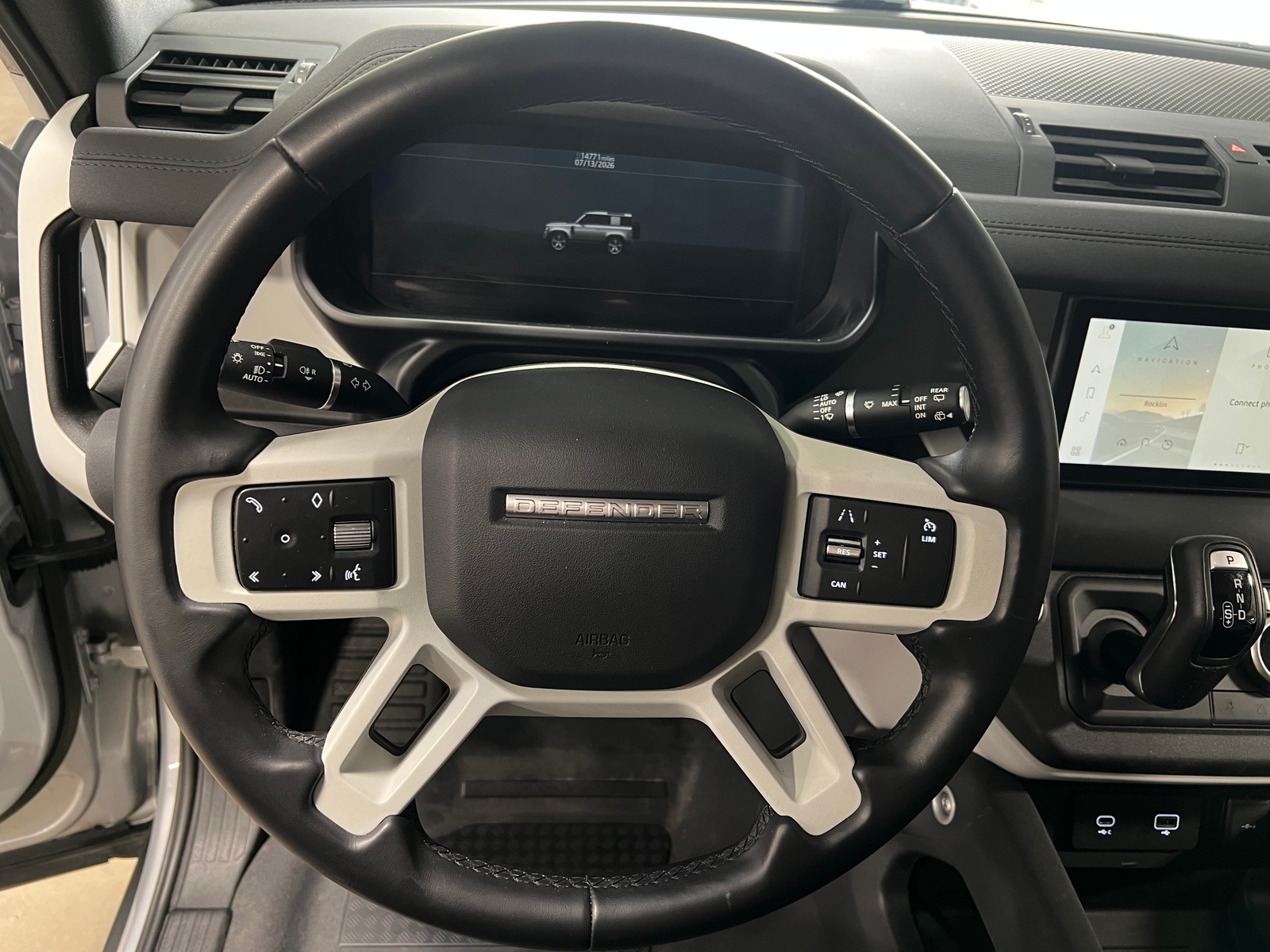 Thumbnail: 2023 Land Rover Defender - 4
