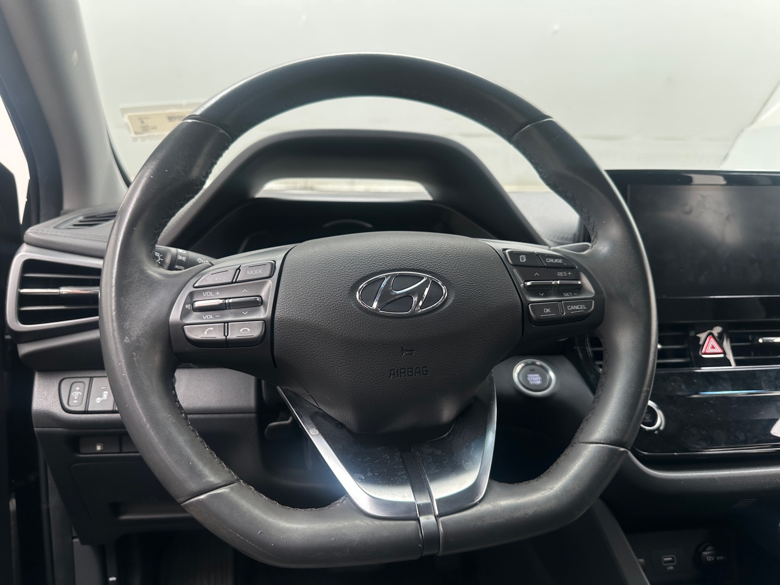 Thumbnail: 2022 Hyundai Ioniq - 5