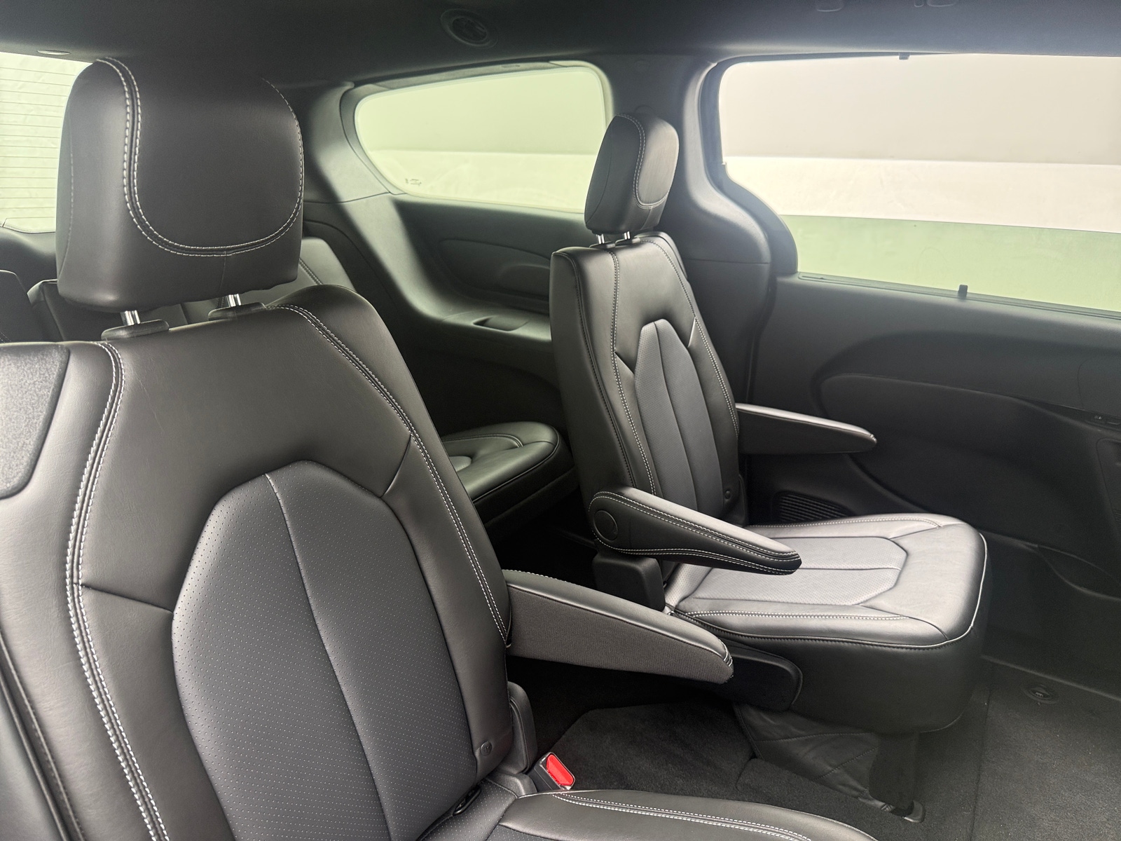 Thumbnail: 2025 Chrysler Pacifica - 5