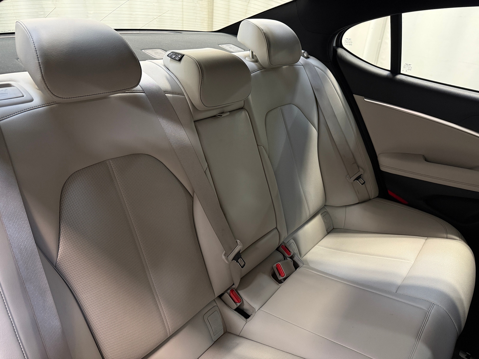 Thumbnail: 2025 Genesis G70 - 6