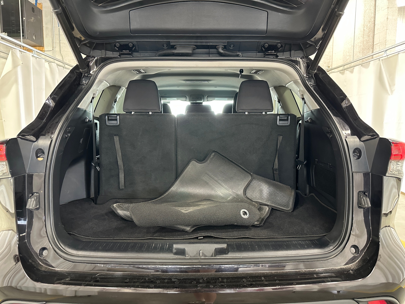 Thumbnail: 2021 Toyota Highlander - 7