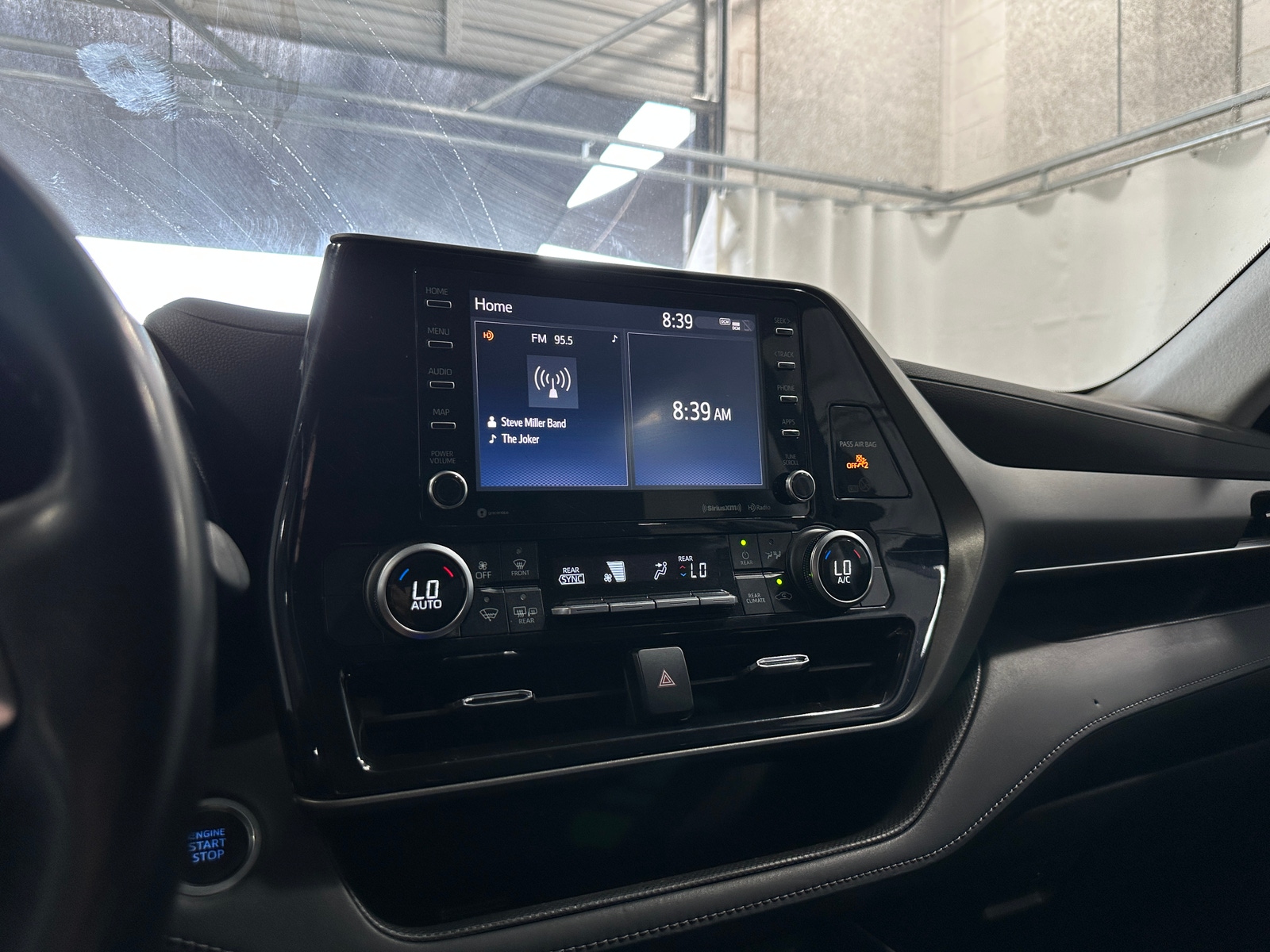 Thumbnail: 2021 Toyota Highlander - 4