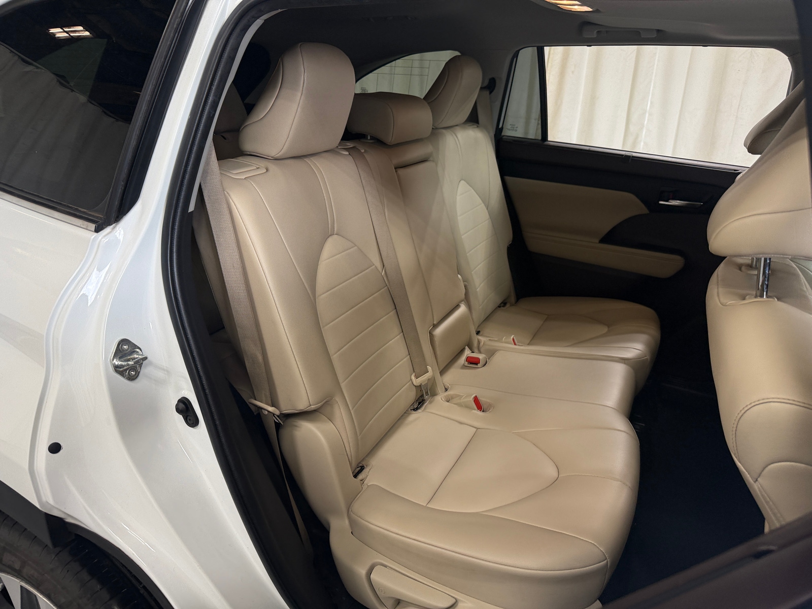 Thumbnail: 2022 Toyota Highlander - 5