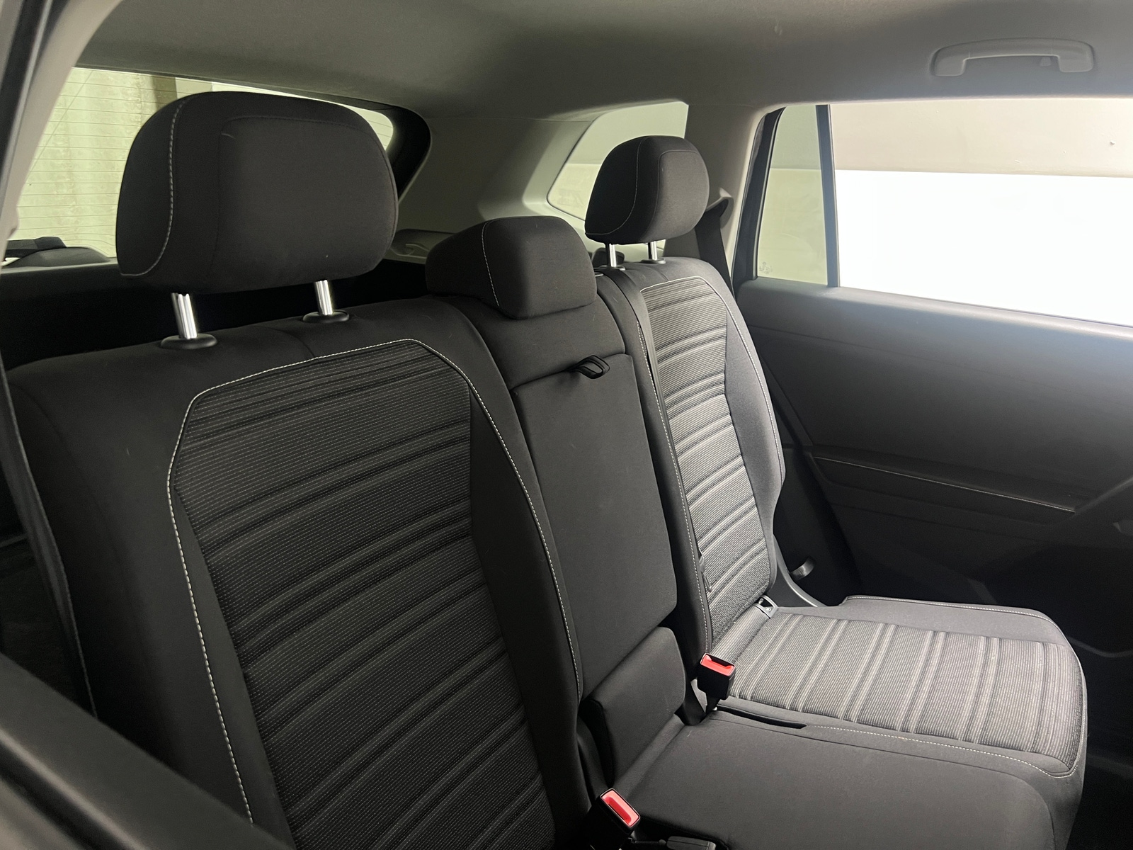 Thumbnail: 2022 Volkswagen Tiguan - 6