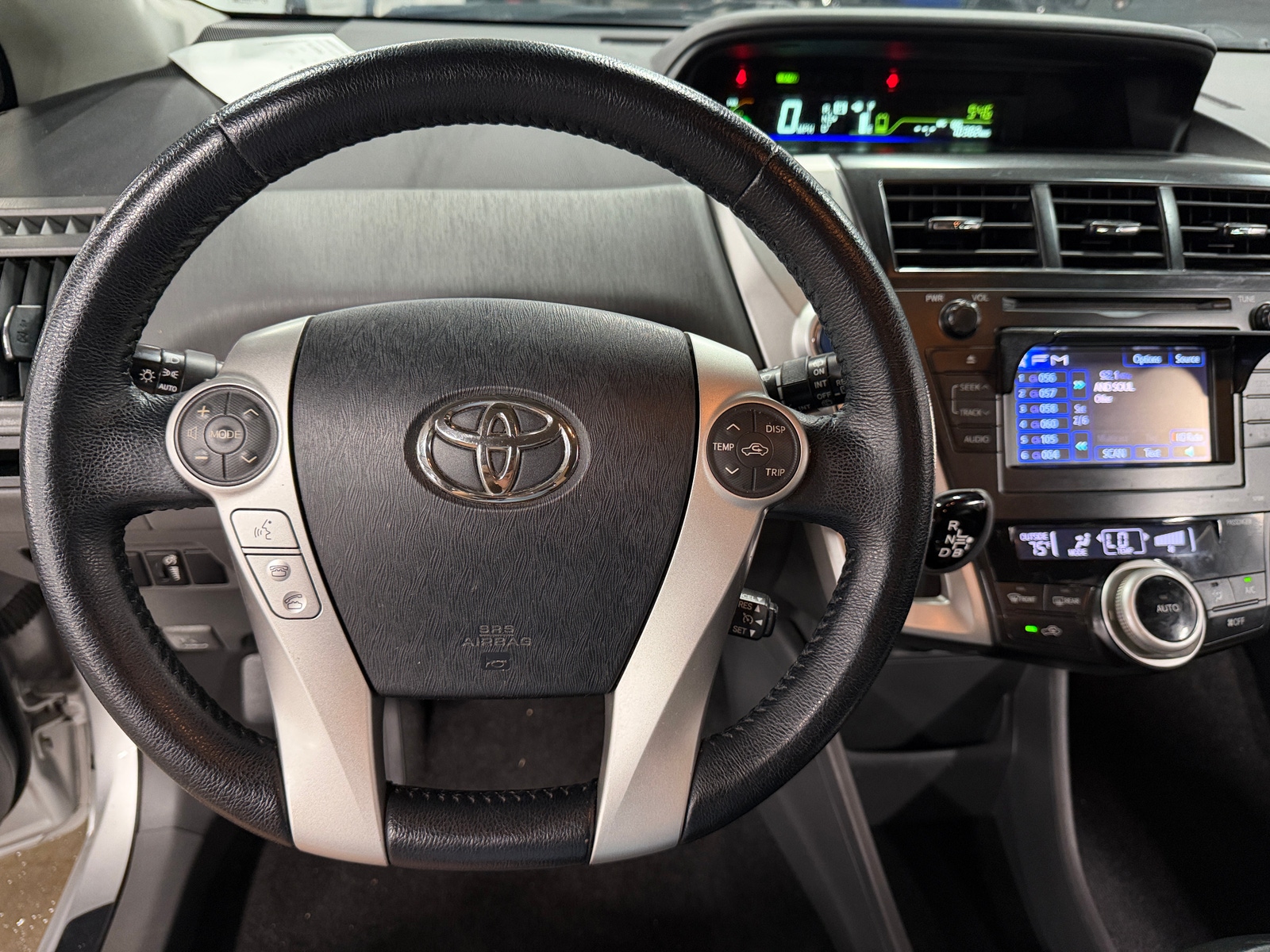 Thumbnail: 2014 Toyota Prius v - 4