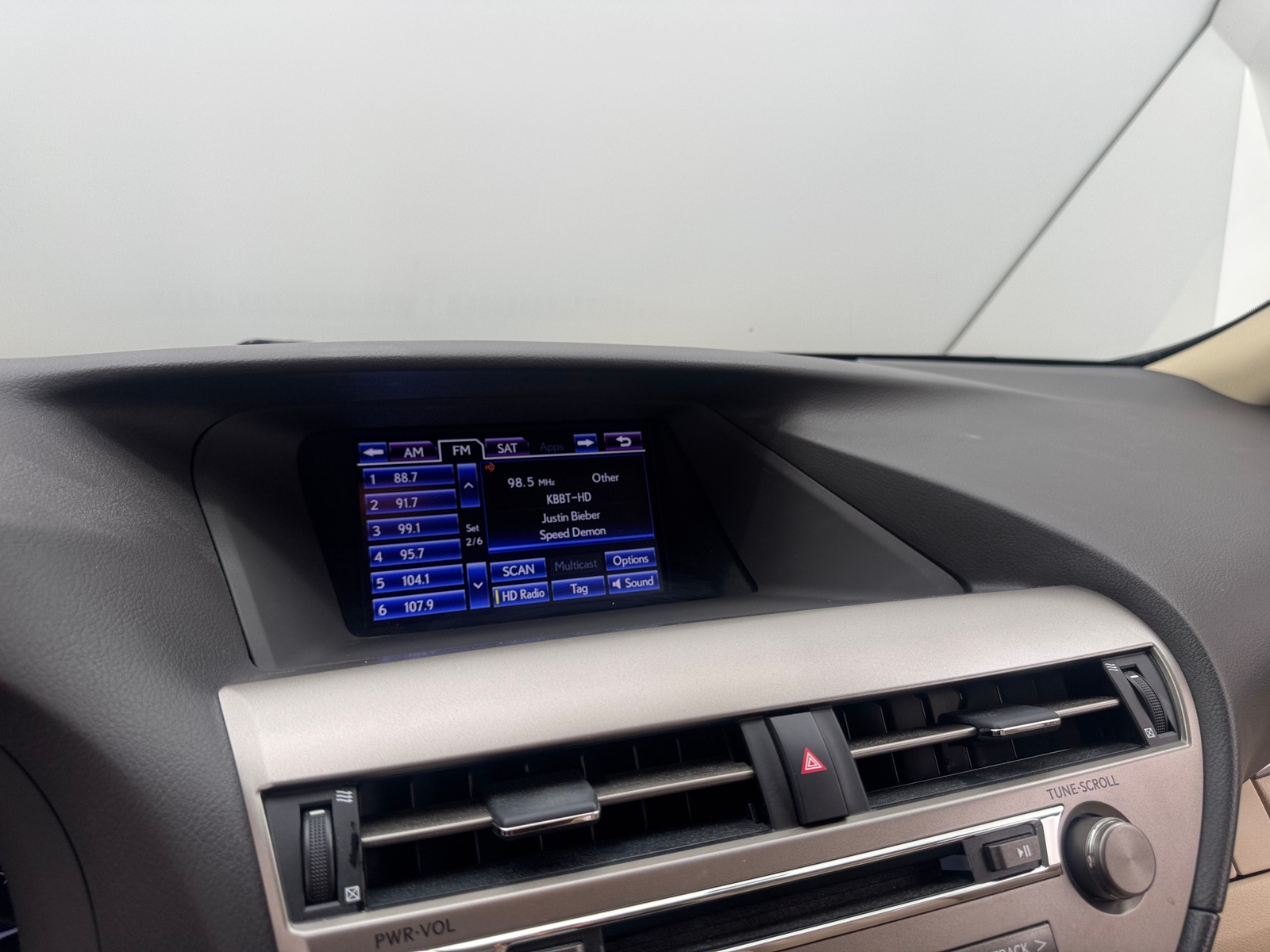 Thumbnail: 2013 Lexus RX - 4
