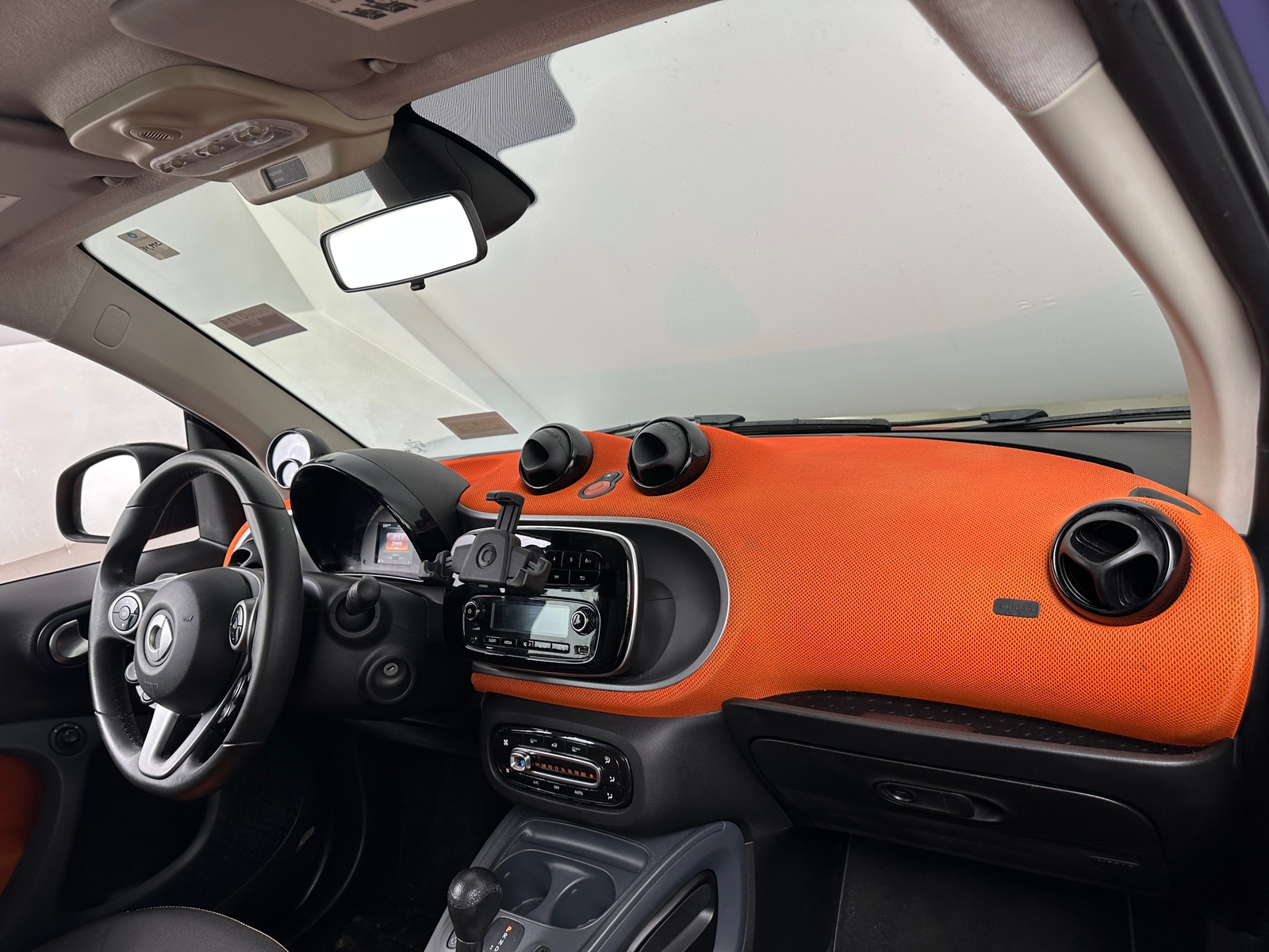 Thumbnail: 2016 smart fortwo - 3