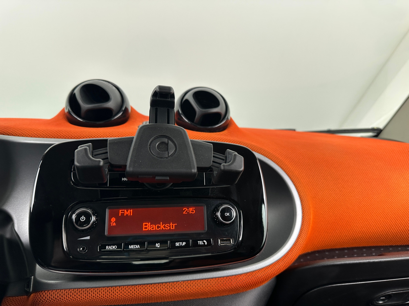 Thumbnail: 2016 smart fortwo - 4