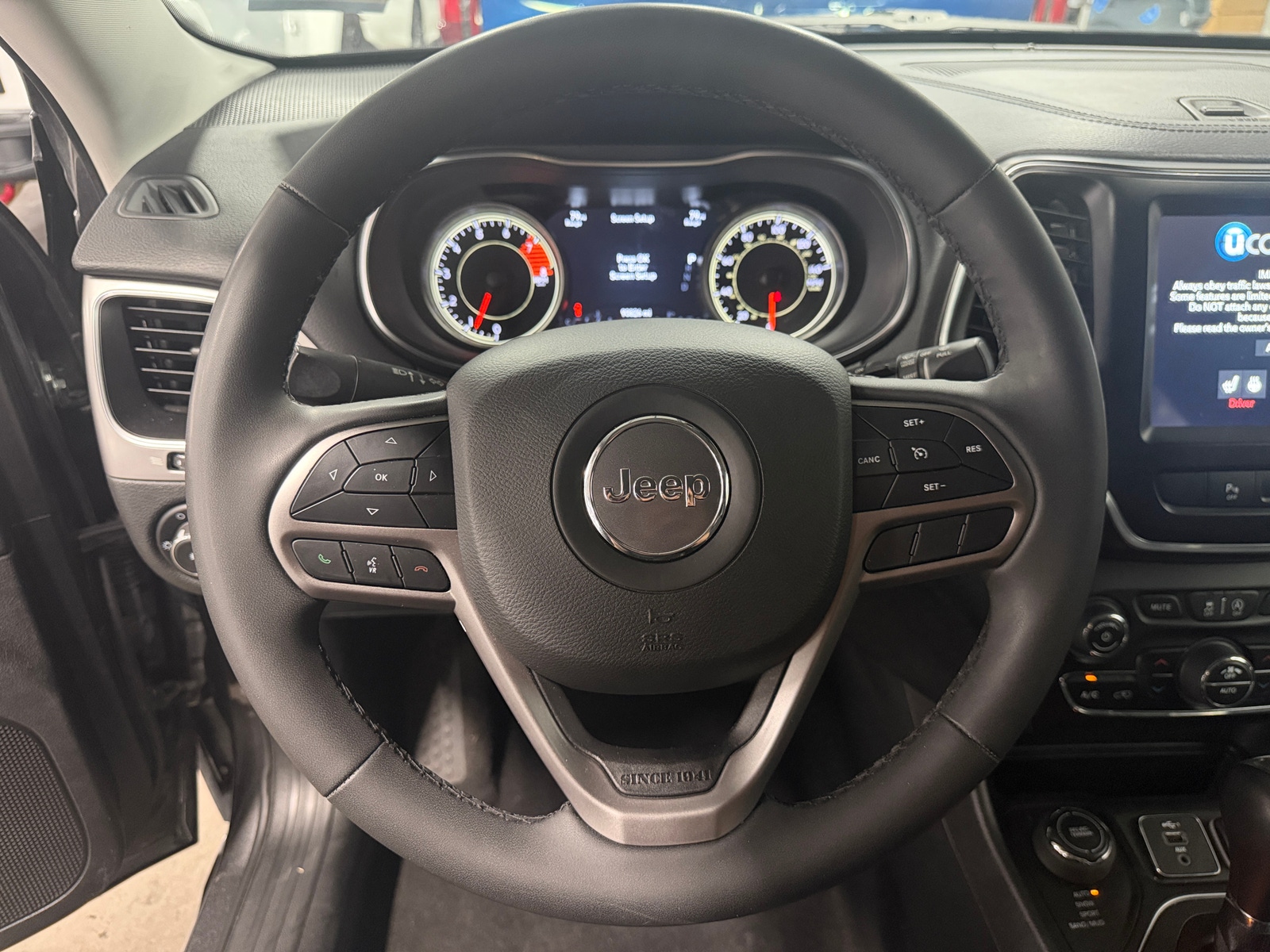 Thumbnail: 2022 Jeep Cherokee - 4