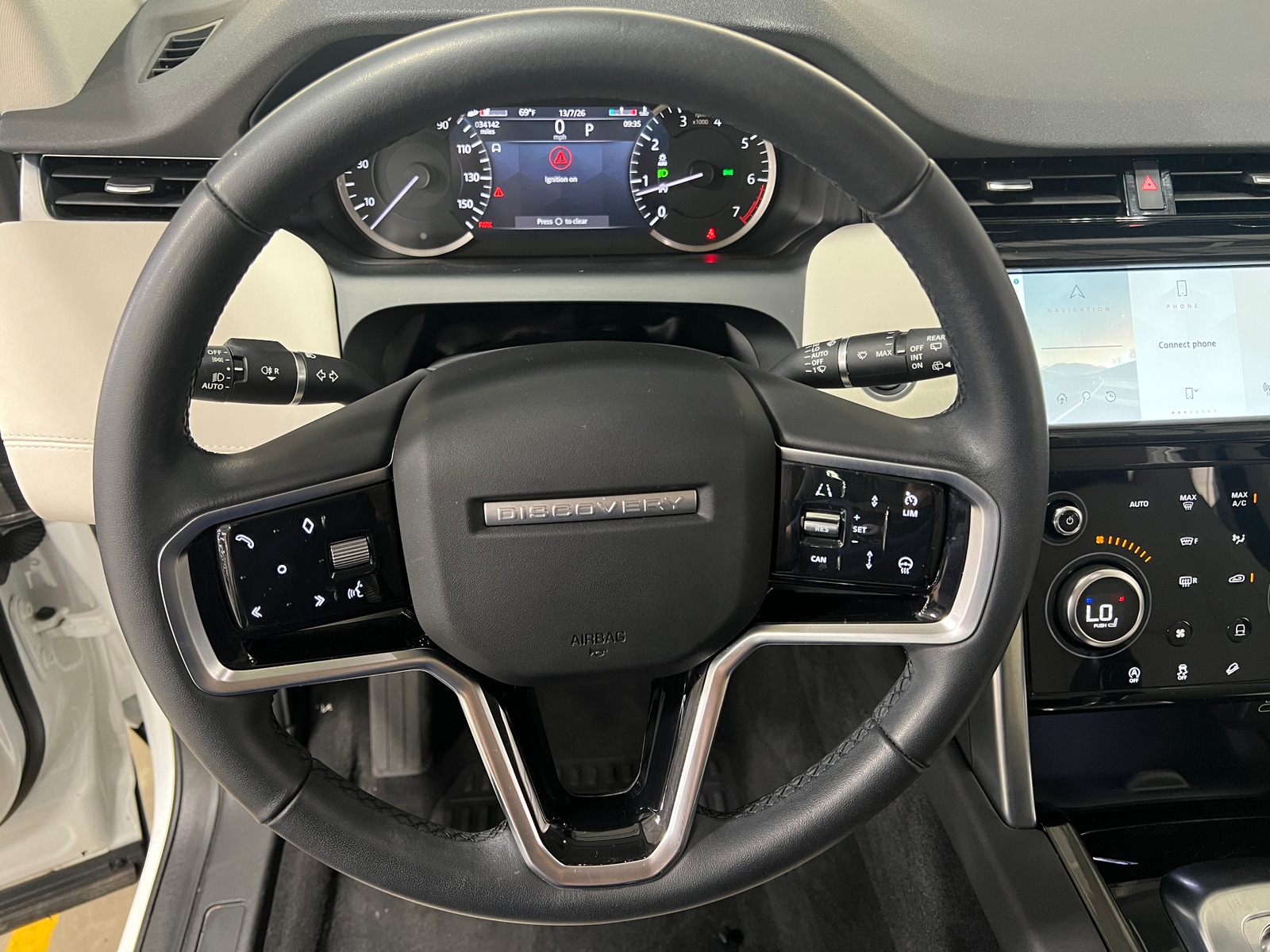 Thumbnail: 2023 Land Rover Discovery Sport - 4