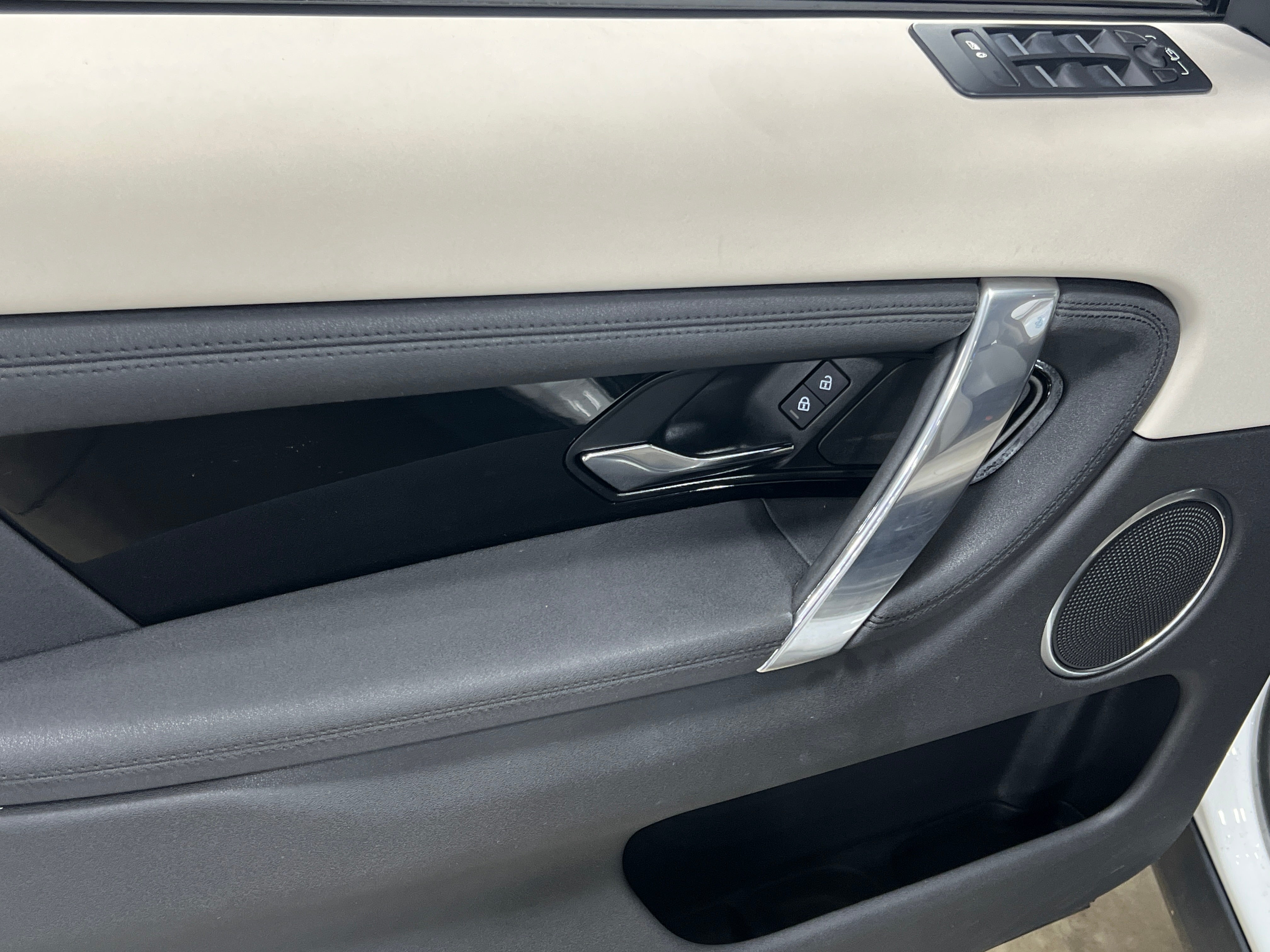 2023 Land Rover Discovery Sport