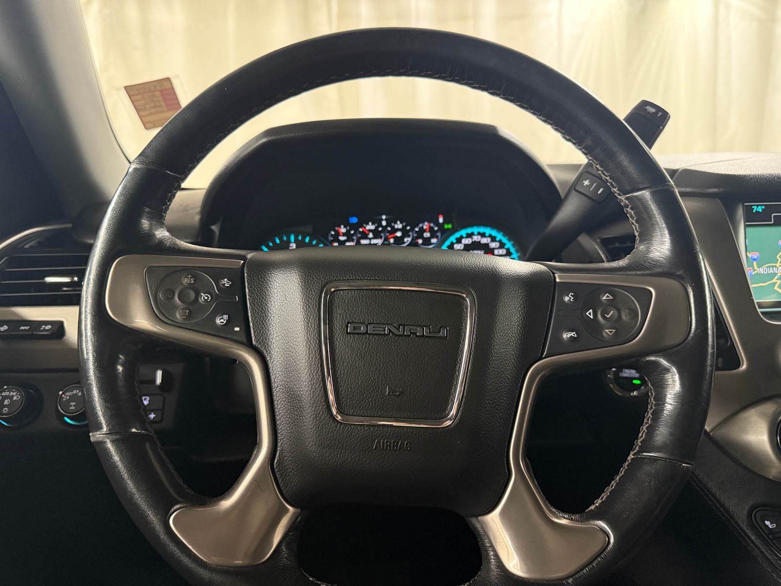 Thumbnail: 2019 GMC Yukon XL - 4