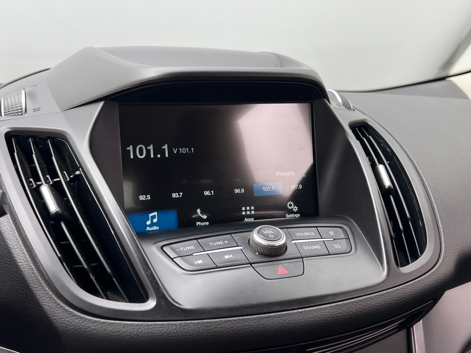Thumbnail: 2019 Ford Escape - 4