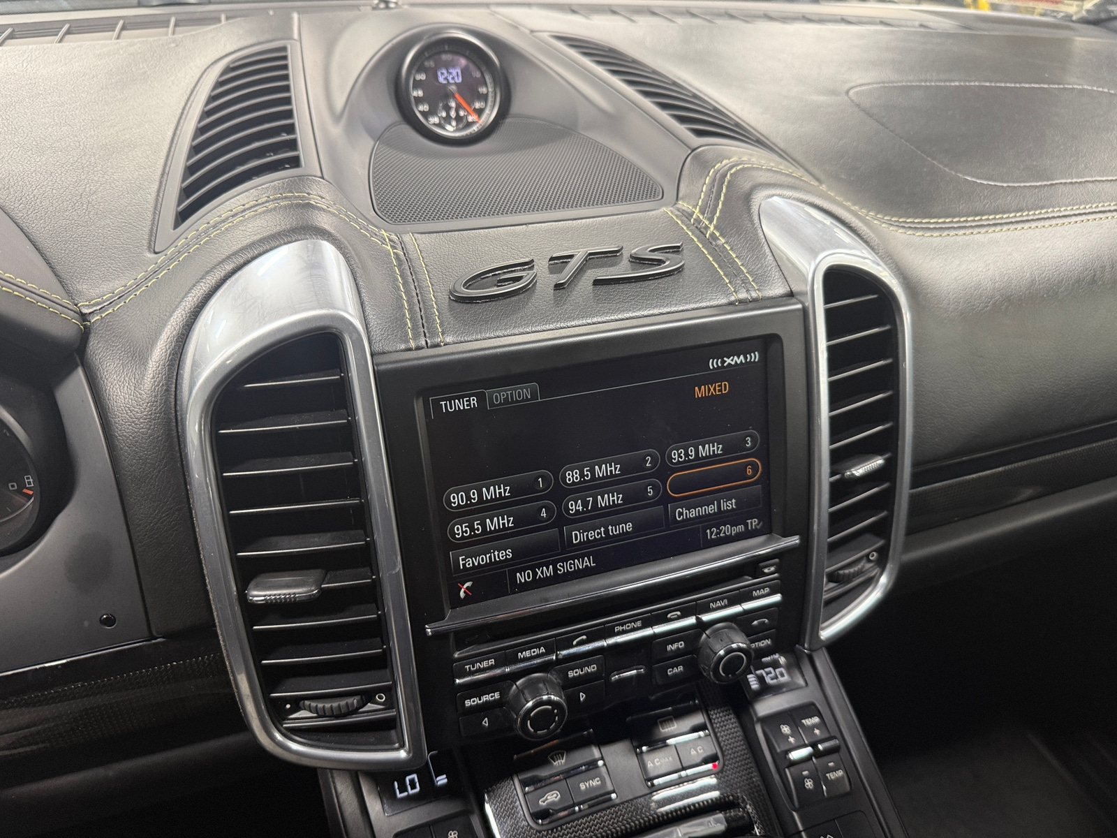 Thumbnail: 2014 Porsche Cayenne - 3