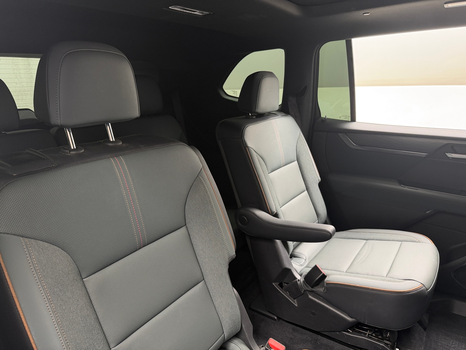 Thumbnail: 2024 GMC Acadia - 6