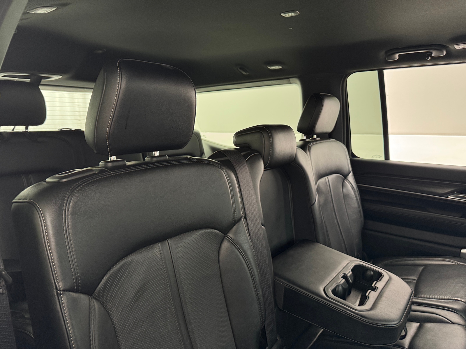Thumbnail: 2024 Jeep Wagoneer - 5