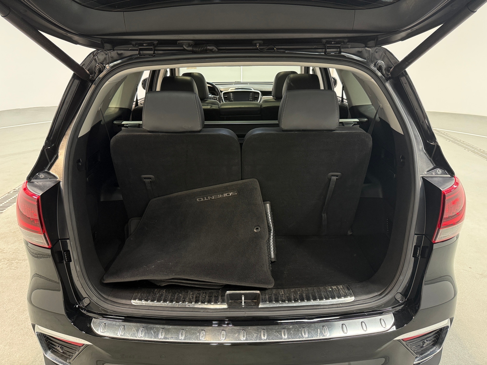 Thumbnail: 2019 Kia Sorento - 6